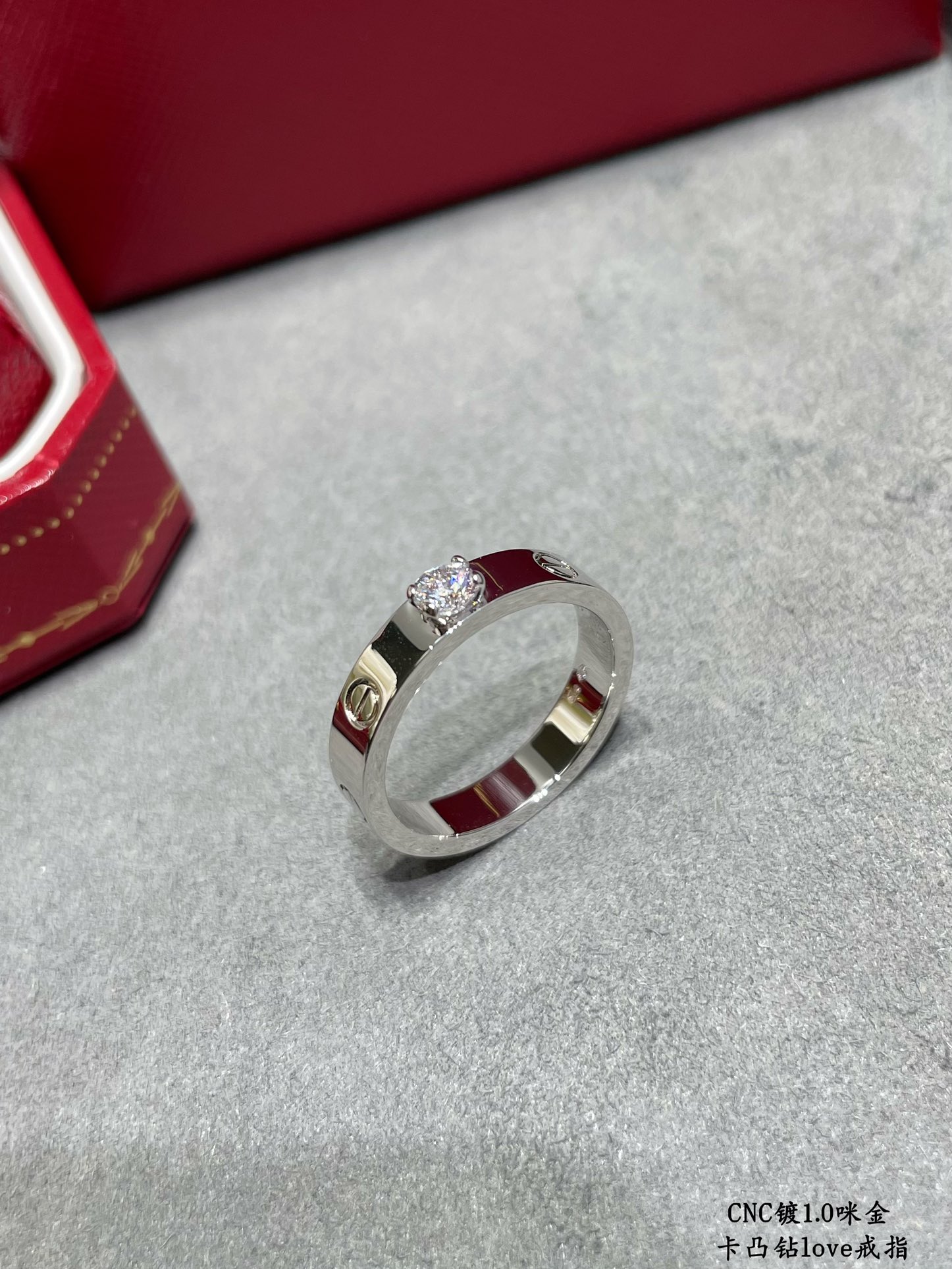 图片[4]-p210V金材质  码数678 卡地亚CNC凸钻love钉戒指💍凸钻更闪耀最受欢迎的一款戒指💍💋💄 永恒经典 近年来很火 高端 高碳钻微镶嵌材质 一样的工艺 不一样的价格 真金质感-高仿包包