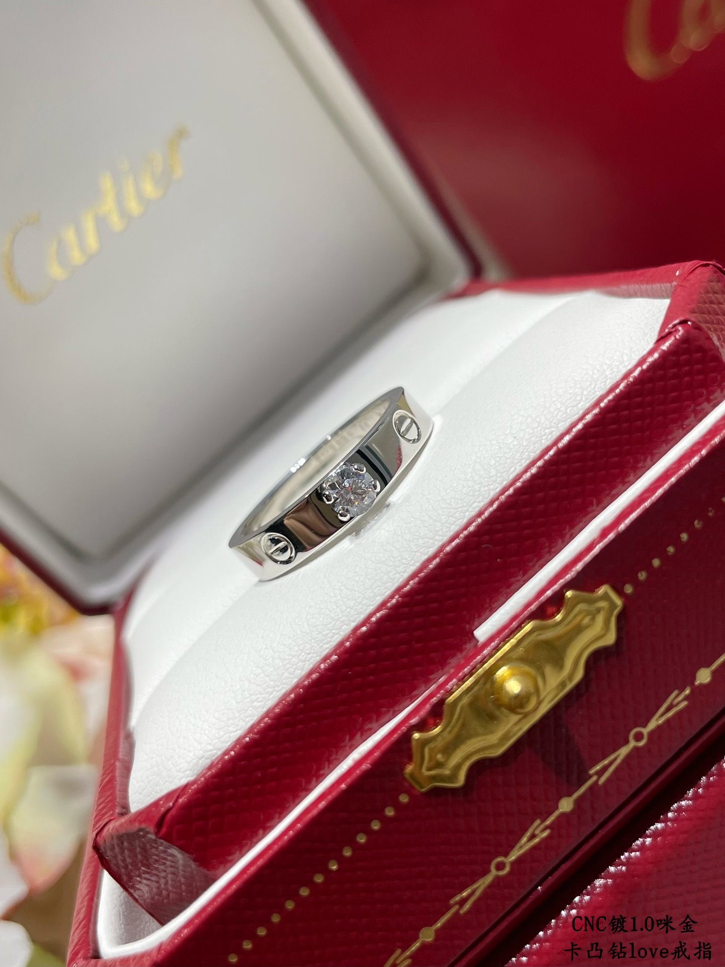图片[8]-p210V金材质  码数678 卡地亚CNC凸钻love钉戒指💍凸钻更闪耀最受欢迎的一款戒指💍💋💄 永恒经典 近年来很火 高端 高碳钻微镶嵌材质 一样的工艺 不一样的价格 真金质感-高仿包包