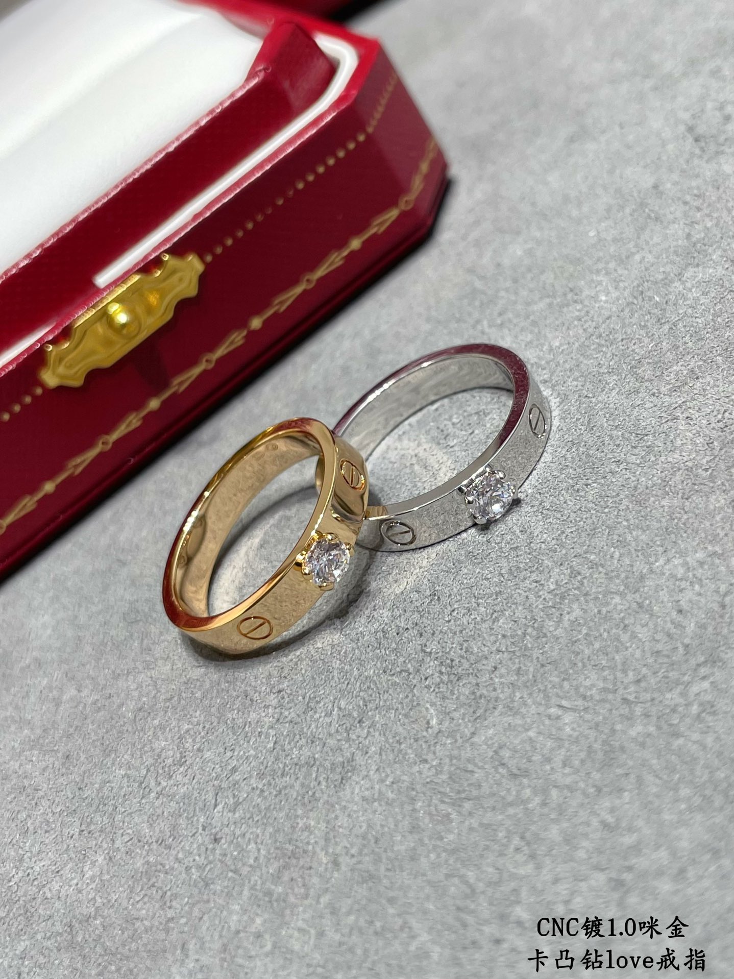 图片[9]-p210V金材质  码数678 卡地亚CNC凸钻love钉戒指💍凸钻更闪耀最受欢迎的一款戒指💍💋💄 永恒经典 近年来很火 高端 高碳钻微镶嵌材质 一样的工艺 不一样的价格 真金质感-高仿包包