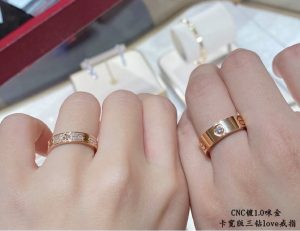 p210V金材质码数6789卡地亚CNC宽版三钻love钉戒指💍卡地亚中国线独家首发主推 好精致的说 妹子的福利啊~-高仿包包