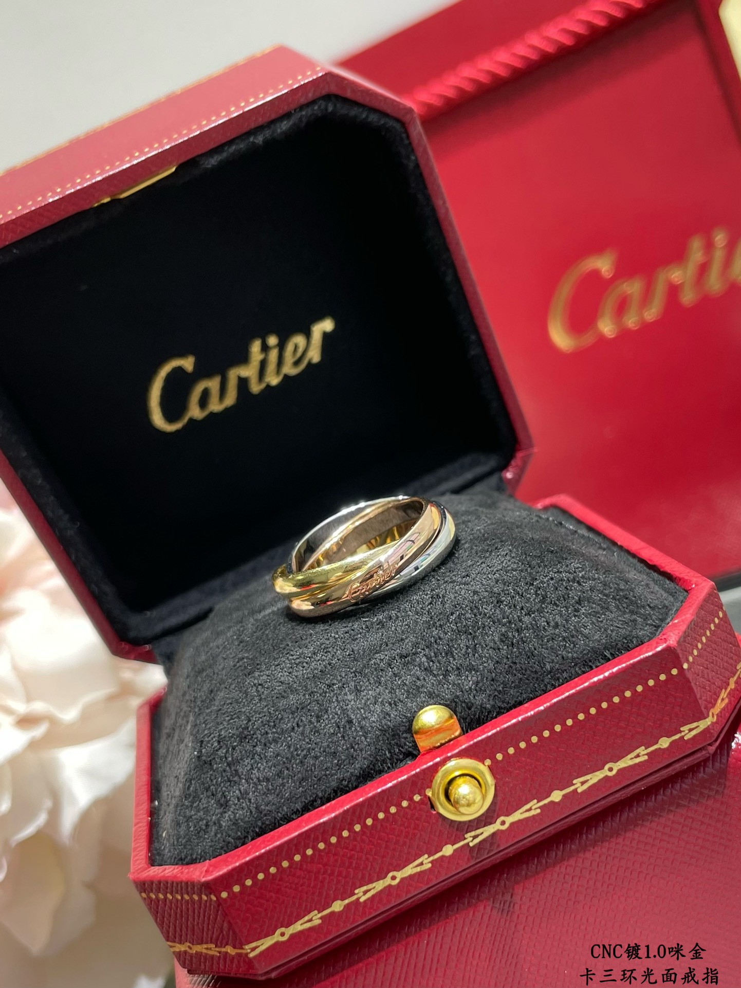图片[9]-p240V金材质 卡地亚三环无钻戒指💍 码数678人手一枚👍环抱镶嵌 完美诠释对称美学 优雅大方戒托 平滑戒臂 佩戴舒适度高 不撂手 也不容易勾搭到物品！精工艺 执模抛光都做的很细致！-高仿包包