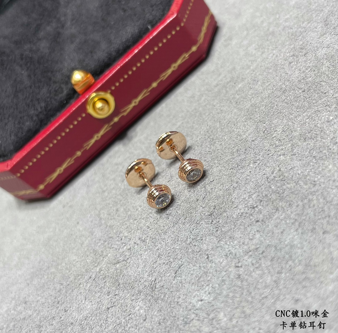 图片[4]-p160V金镀咪金   卡地亚单钻耳钉搭配原版飞碟耳塞经典制作 小巧的珠宝就能带出大气清新的气质 不是市场普通版-高仿包包