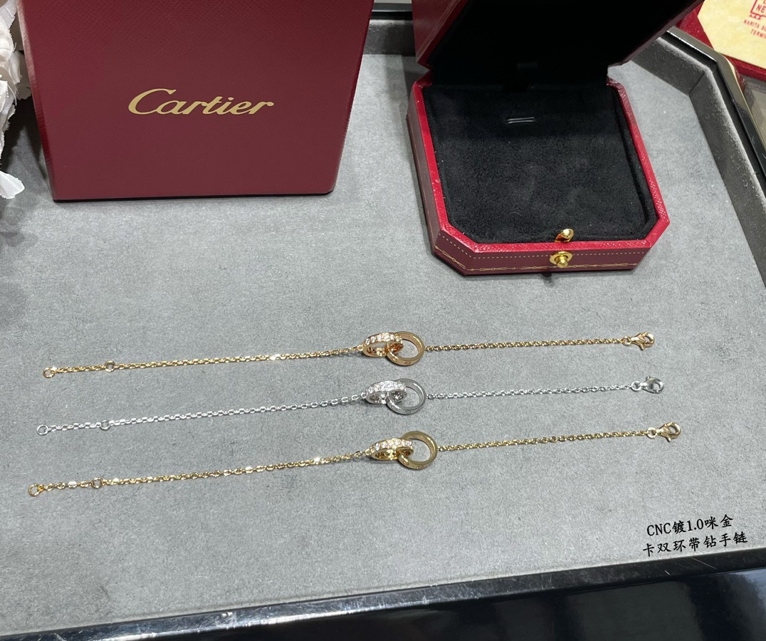 图片[7]-p190V金镀咪金   CNC高版本 卡地亚经典双环带钻手链 💎实拍💐👉🏻看链牌看刻字再看做工 原版复刻 进专柜无压力德国进口 奢华 高大上  一比一 logo牌 性价比超高💐😋自留送礼佳品🌹-高仿包包