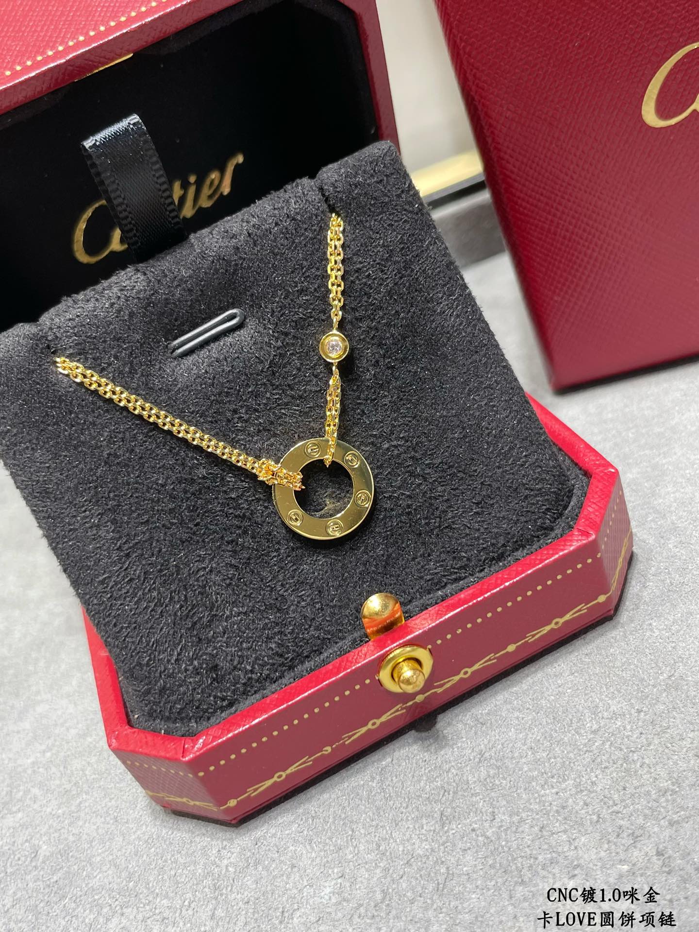 图片[8]-p250 CNC镀咪金  卡地亚经典LOVE双面圆饼项链💎实拍💐👉🏻看链牌看刻字再看做工 原版复刻 进专柜无压力德国进口高碳钻 奢华 高大上  一比一 logo牌 性价比超高💐😋自留送礼佳品-高仿包包