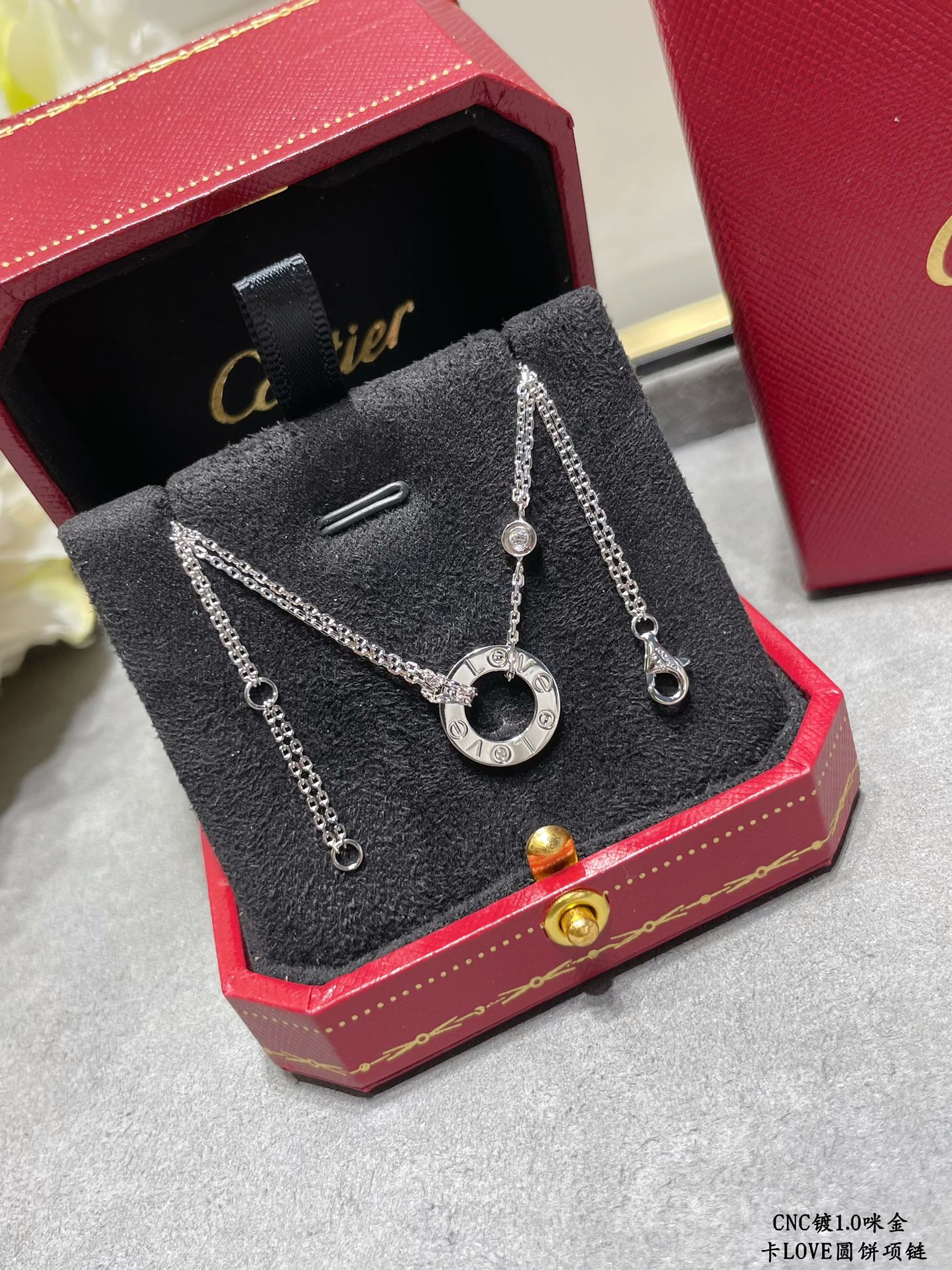 图片[4]-p250 CNC镀咪金  卡地亚经典LOVE双面圆饼项链💎实拍💐👉🏻看链牌看刻字再看做工 原版复刻 进专柜无压力德国进口高碳钻 奢华 高大上  一比一 logo牌 性价比超高💐😋自留送礼佳品-高仿包包