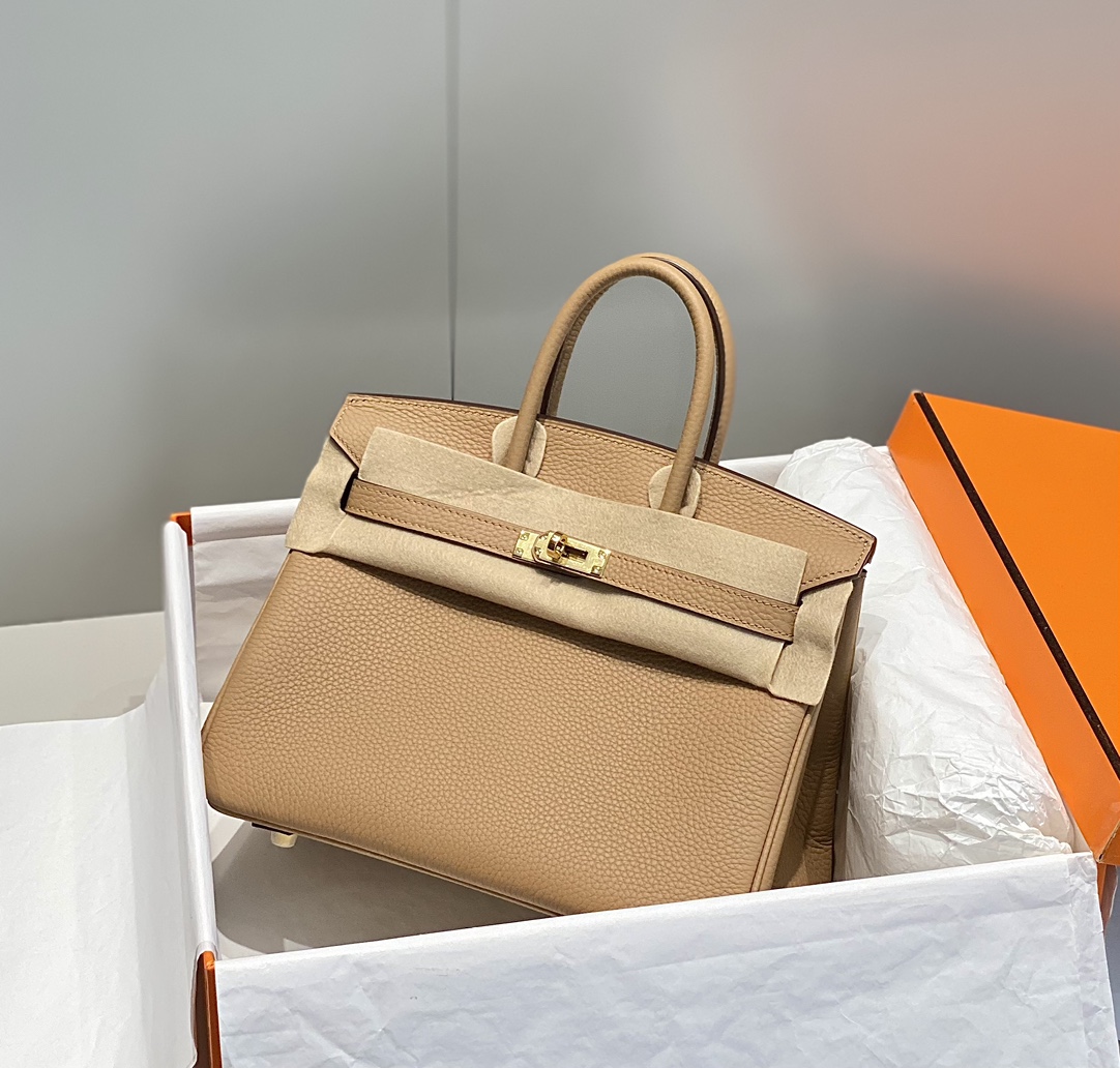 Picture[1]-𝑫𝒓𝒆𝒂𝒎 𝒃𝒂𝒈 New Color | Milk Tea I believe that even if you are not interested in fashion I believe that even if you are not interested in fashion, you should know the name of Birkin Bag platinum bag 🥂. And in many luxury bags in the highest frequency of appearances and the most eye-catching is the Hermes platinum bag 〰️ Real 25cm 9292090-High Faux Bags