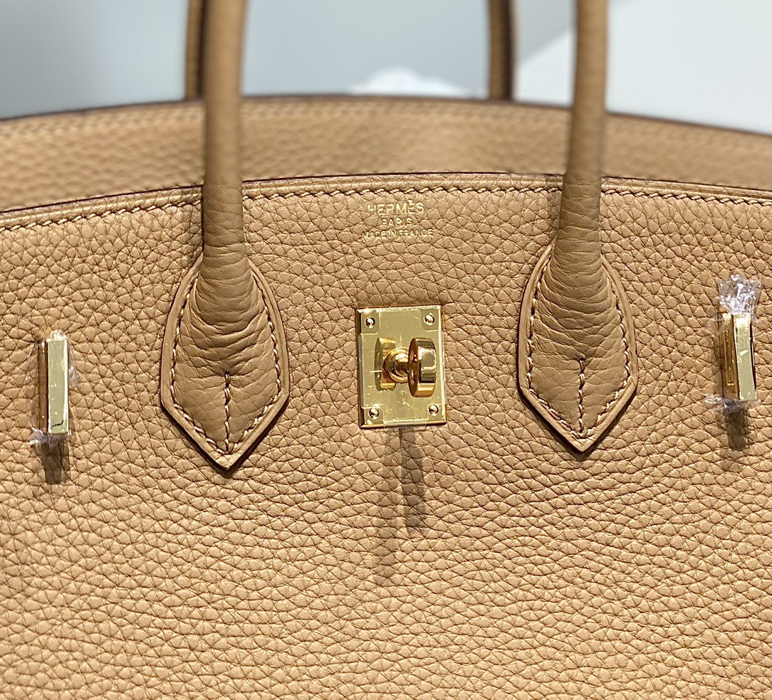 Picture [6]-𝑫𝒓𝒆𝒂𝒎 𝒃𝒂𝒈 New Color | Milk Tea I believe that even if you are not interested in fashion I believe that even if you are not interested in fashion, you should know the name of Birkin Bag platinum bag 🥂. And in many luxury bags in the highest frequency of appearances and the most eye-catching is the Hermes platinum bag 〰️ Real 25cm 9292090- high quality replica handbags