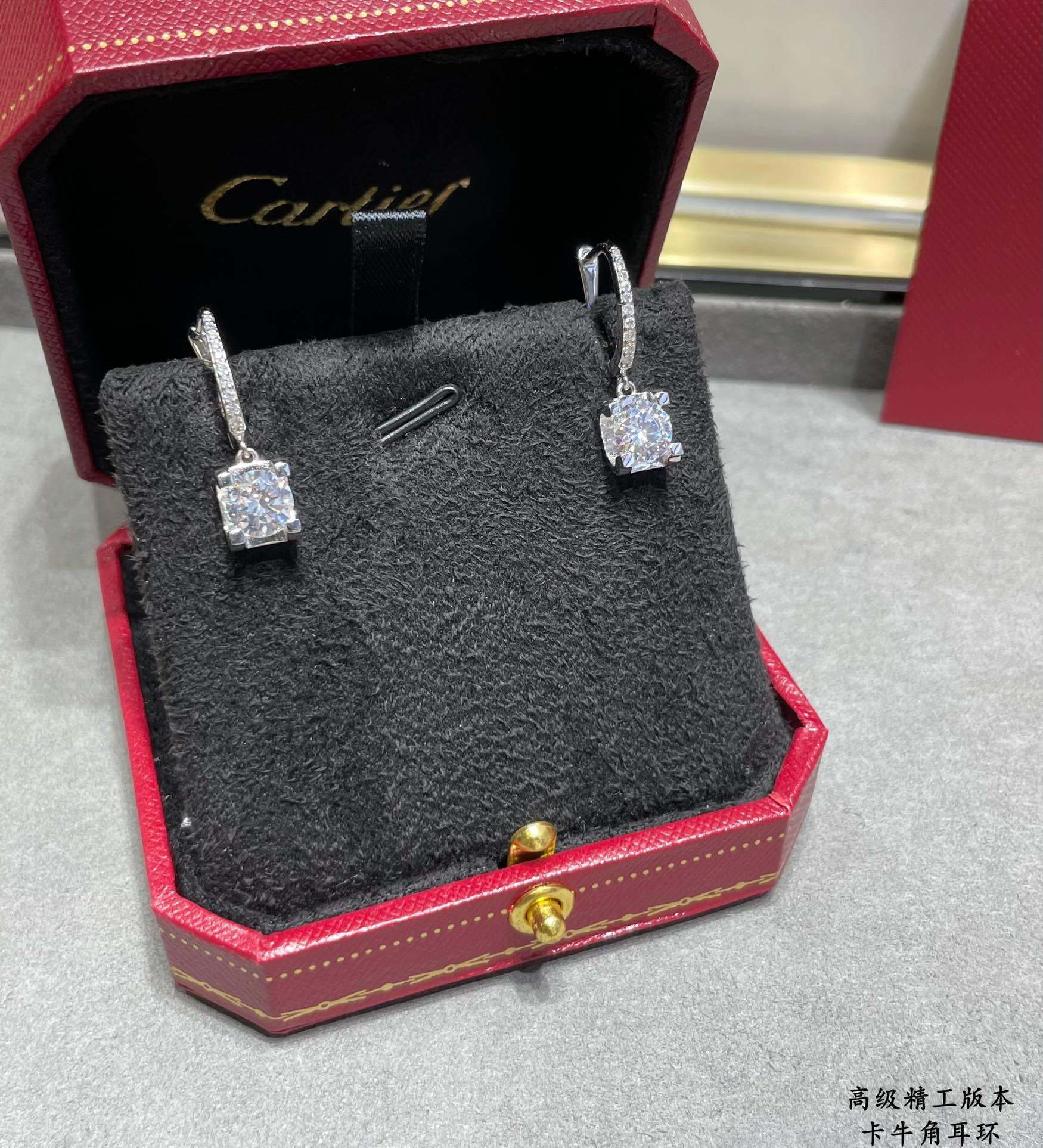 图片[5]-p1918️⃣2️⃣5️⃣  精致厚实 卡地亚牛角耳环一款表达自由精神的珠宝见证了传奇爱情的矢志不渝见证恋人们亲密无间爱无止境……-高仿包包