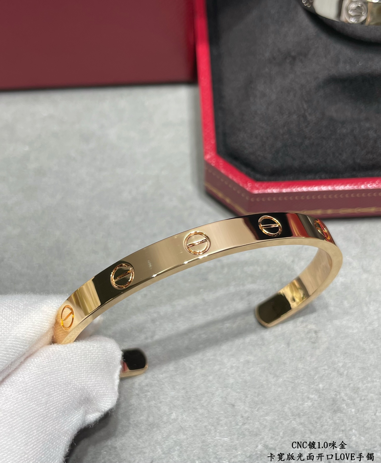 图片[5]-p380V金材质    码数：16-18卡地亚CNC宽版光面开口LOVE手镯专柜价65800 卡地亚中国线独家首发主推 好精致的说妹子的福利啊~-高仿包包