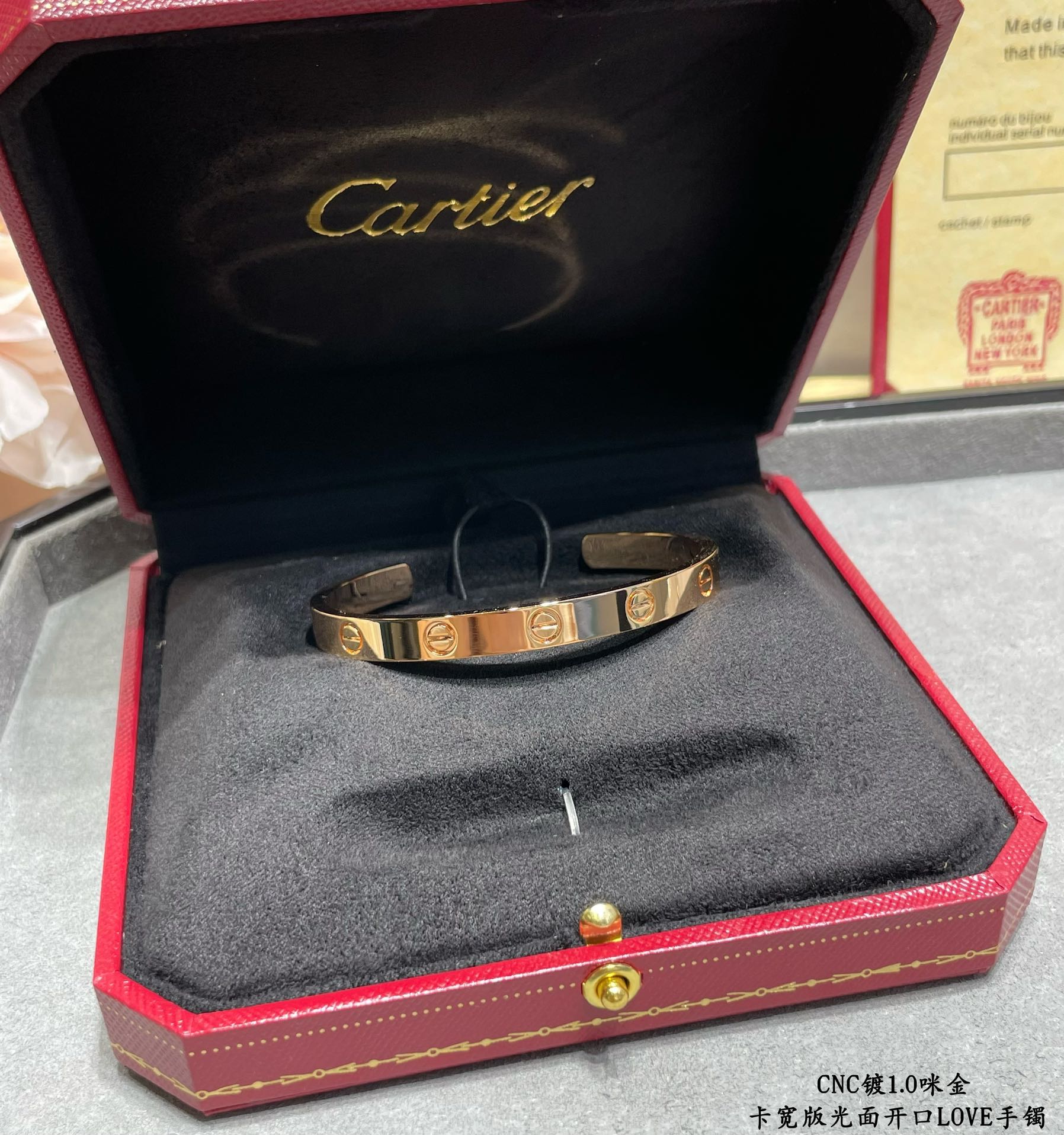 图片[8]-p380V金材质    码数：16-18卡地亚CNC宽版光面开口LOVE手镯专柜价65800 卡地亚中国线独家首发主推 好精致的说妹子的福利啊~-高仿包包