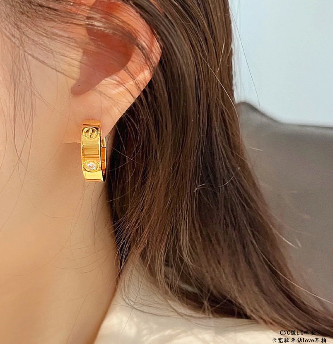p270V gold Cartier Cartier CNC wide version of the single diamond LOVE ear pat classic 👄 classic Cartier love series the most classic models need not be introduced Germany imported high-end Three colors can be selected