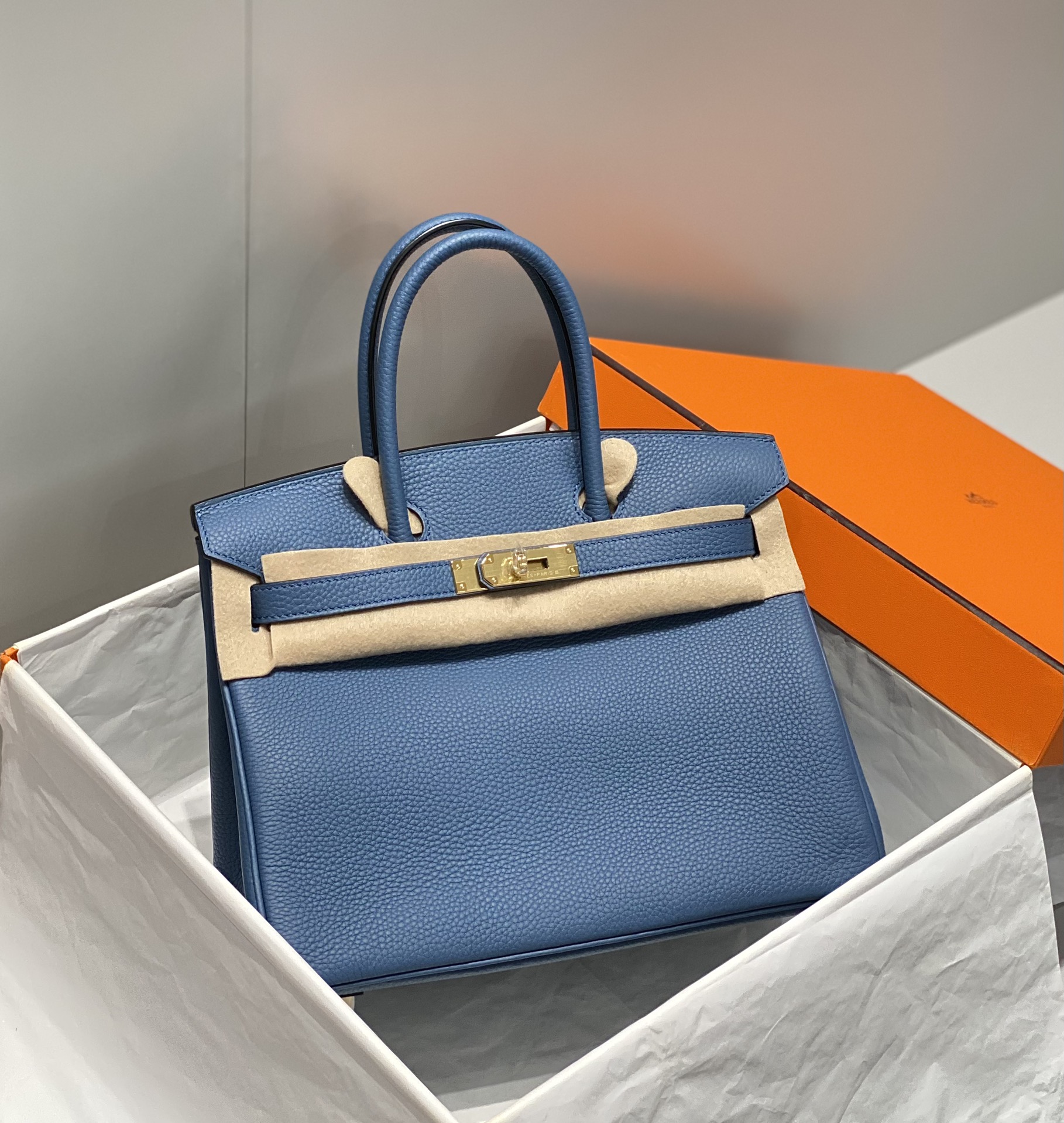 Picture [2]-𝑫𝒓𝒆𝒂𝒎 𝒃𝒂𝒈 ♥ Bɪʀ ᴋɪɴ Onyx Blue I believe that even people who are not interested in fashion should know the great name of Birkin Bag Platinum Bag 🥂. And in many luxury bags in the highest frequency of appearances and the brightest is Hermes platinum bags 〰️-High replica bags