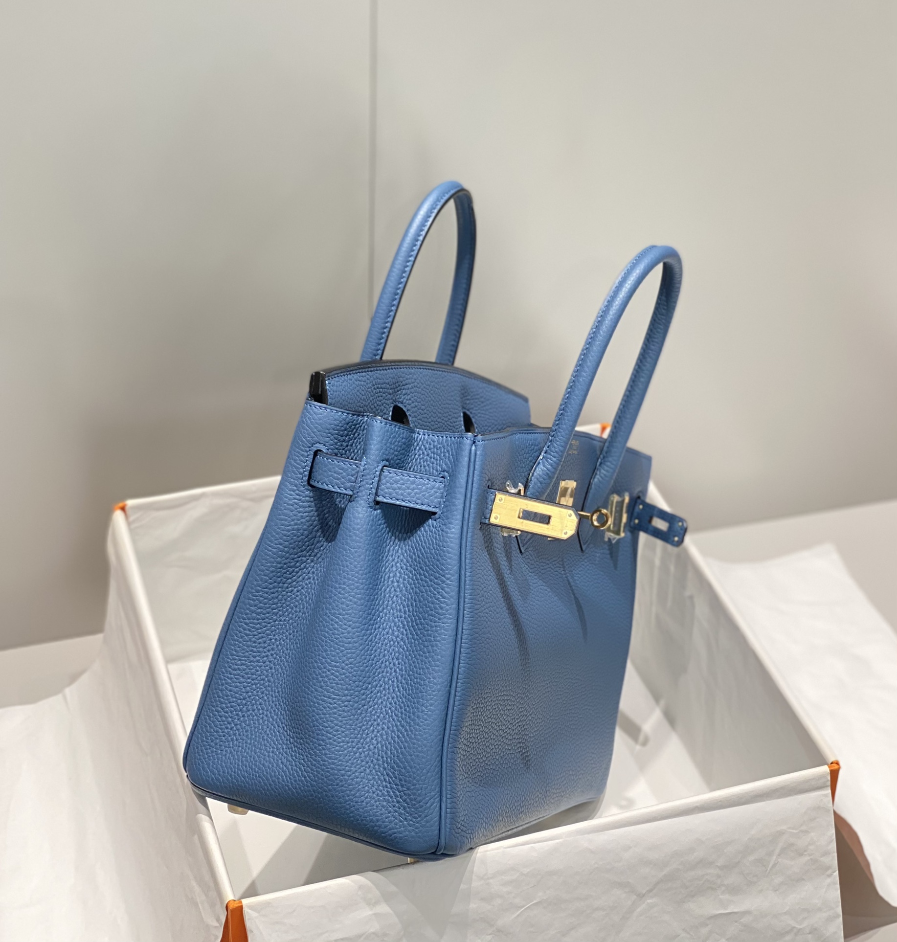 Picture [5]-𝑫𝒓𝒆𝒂𝒎 𝒃𝒂𝒈 ♥ Bɪʀ ᴋɪɴ Onyx Blue I believe that even people who are not interested in fashion should know the great name of Birkin Bag Platinum Bag 🥂. And in many luxury bags in the highest frequency of appearances and the brightest is Hermes platinum bags 〰️-High replica bags