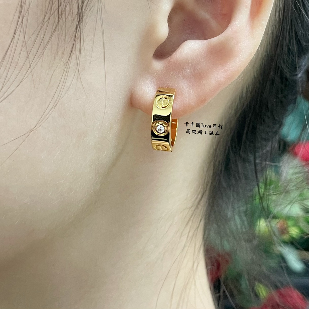 p190V gold Cartier Cartier LOVE half circle earrings Classic with flying saucer earplugs 👄 classic Cartier love series the most most classic models do not need to do more to introduce the German imports of high-end Three colors to choose from