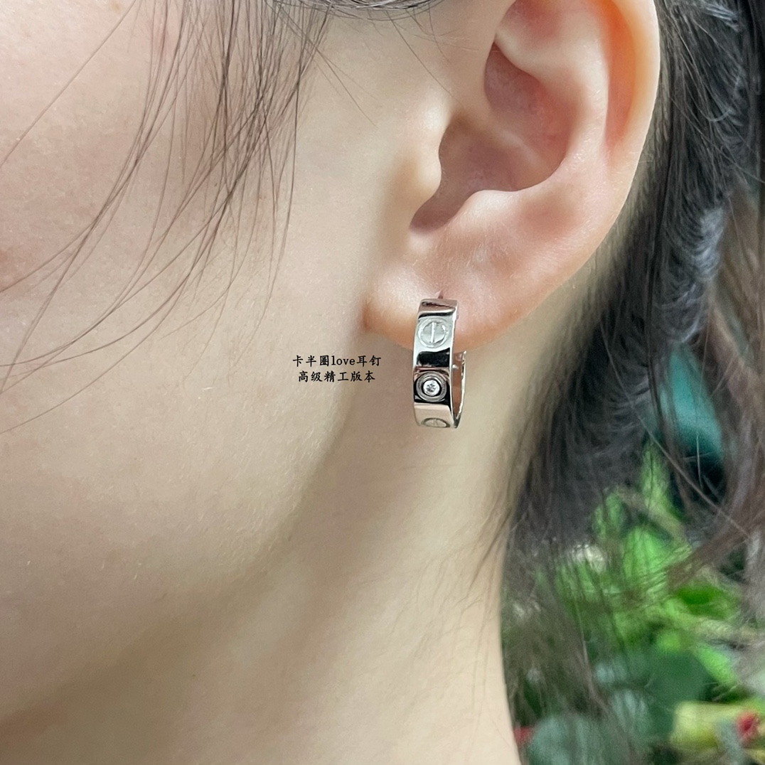 p190V gold Cartier Cartier LOVE half circle earrings Classic with flying saucer earplugs 👄 classic Cartier love series the most most classic models do not need to do more to introduce the German imports of high-end Three colors to choose from