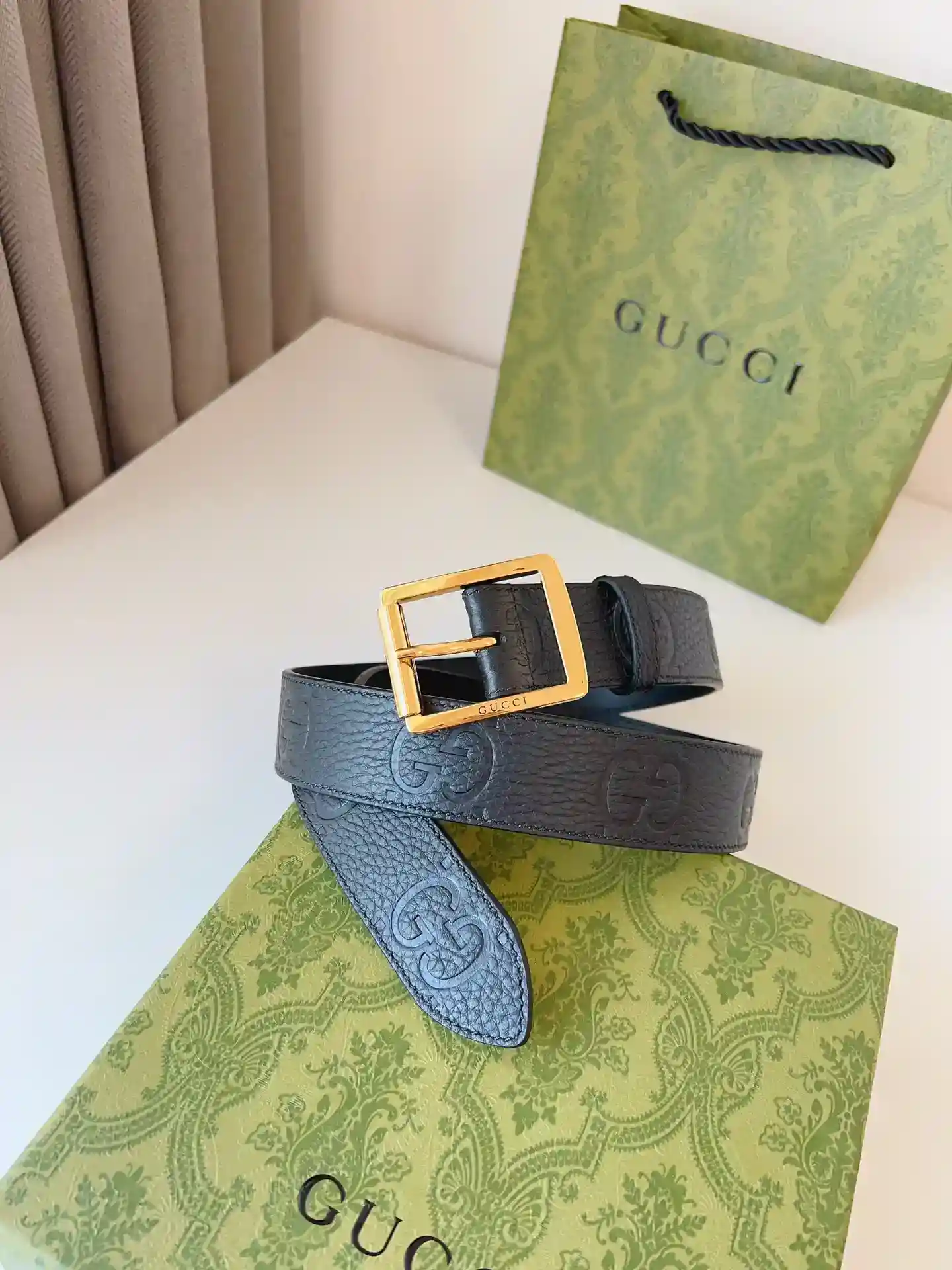 Image[6]-Gucci 2024 Early Autumn Collection Add ColorThis bright and eye-catching belt is crafted from GG rubber-effect leather with a palladium-toned buckle to inject a different charm into everyday looksFashionable Casual VersatileBelt Width: 35mm-High Faux Bags