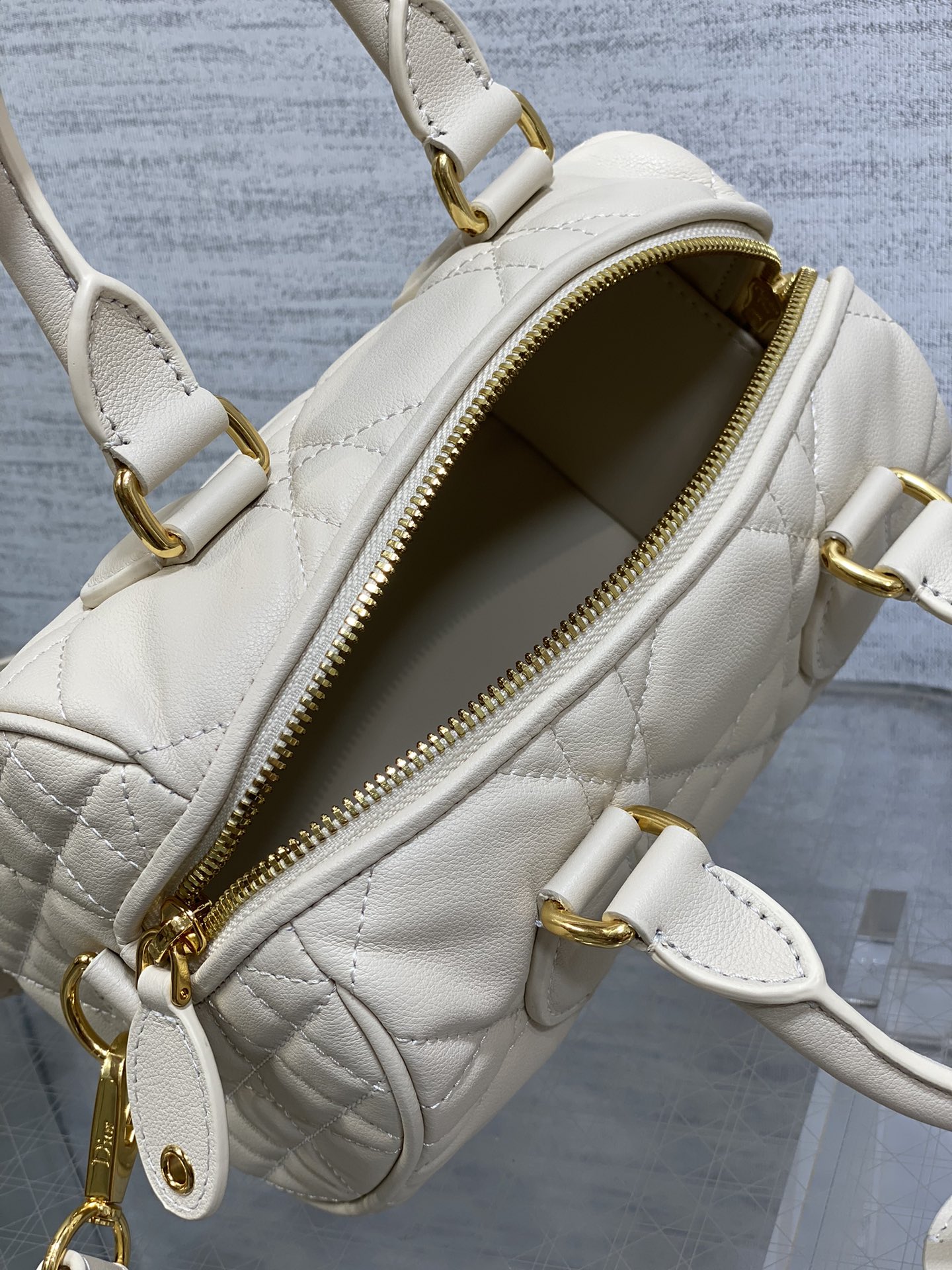 Picture [8]-P1360Groove 20 handbags Boston mini irresistible cute simple bag shape retro and high-level use of classic blue oblique old flowers carefully crafted exquisite and full sense of fashion handheld crossbody can be self-use lightweight and easy to carry the capacity of daily use is also quite enough size:20.5*13.5*12cm-high-fashion bags