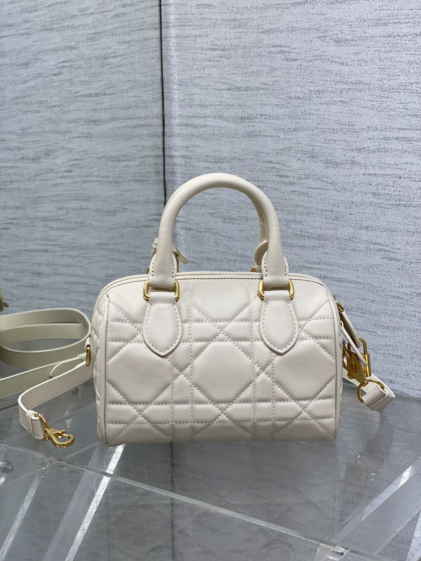 Picture [2]-P1360Groove 20 handbags Boston mini irresistible cute simple bag shape retro and high-level use of classic blue oblique old flowers carefully crafted exquisite and full sense of fashion handheld crossbody can be self-use lightweight and easy to carry the capacity of daily use is also quite enough size:20.5*13.5*12cm-high-fashion bags