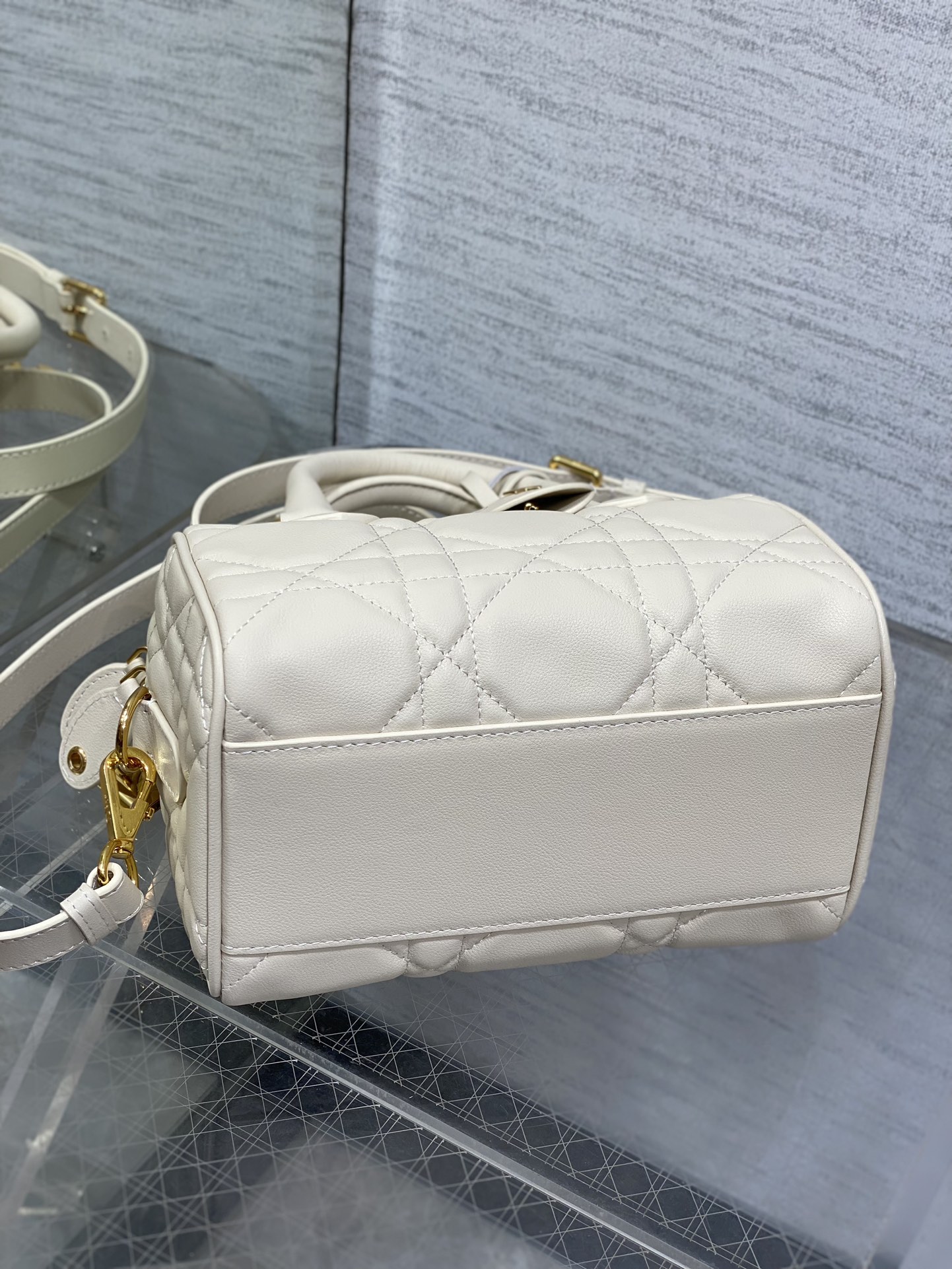 Picture [7]-P1360Groove 20 handbags Boston mini irresistible cute simple bag shape retro and high-level use of classic blue oblique old flowers carefully crafted exquisite and full sense of fashion handheld crossbody can be self-use lightweight and easy to carry the capacity of daily use is also quite enough size:20.5*13.5*12cm-high-fashion bags