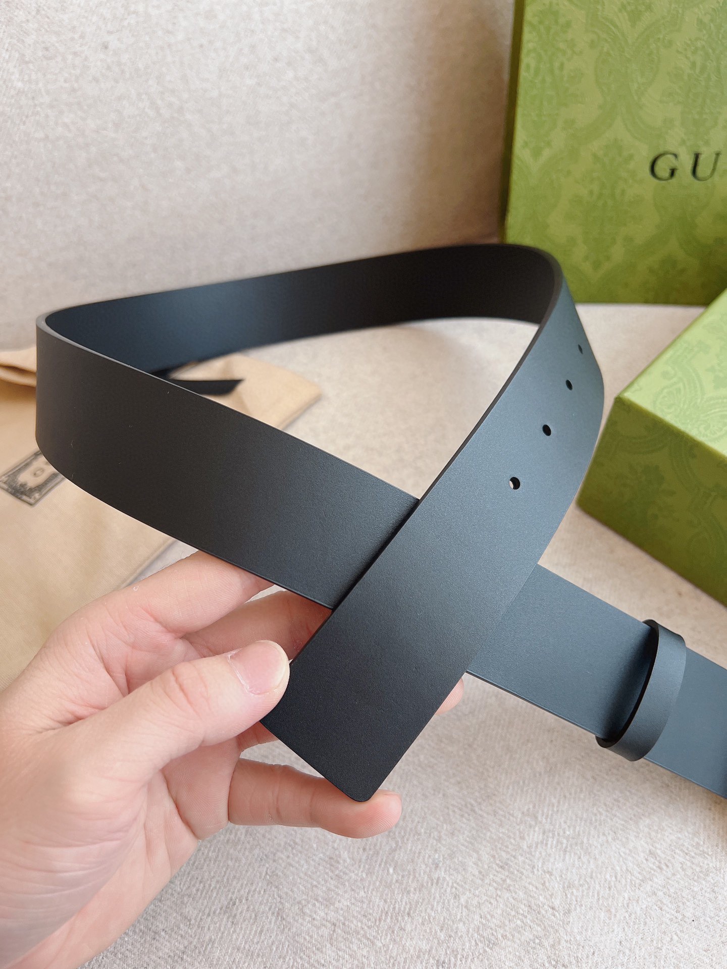 图片[8]-GUCCI 黑色平纹小牛皮腰带饰有互扣式双G带扣细节风格简而不失其华；适合各种穿搭风格皮带宽度：4.0cm-高仿包包