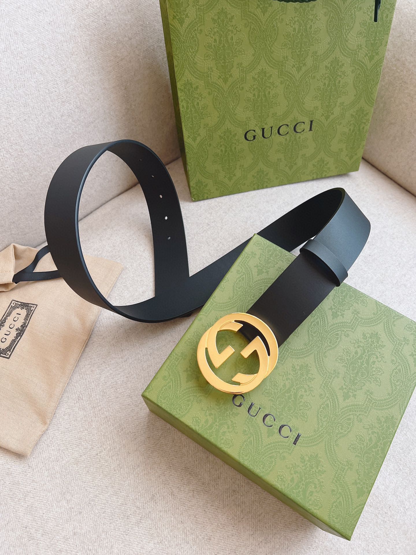图片[4]-GUCCI 黑色平纹小牛皮腰带饰有互扣式双G带扣细节风格简而不失其华；适合各种穿搭风格皮带宽度：4.0cm-高仿包包