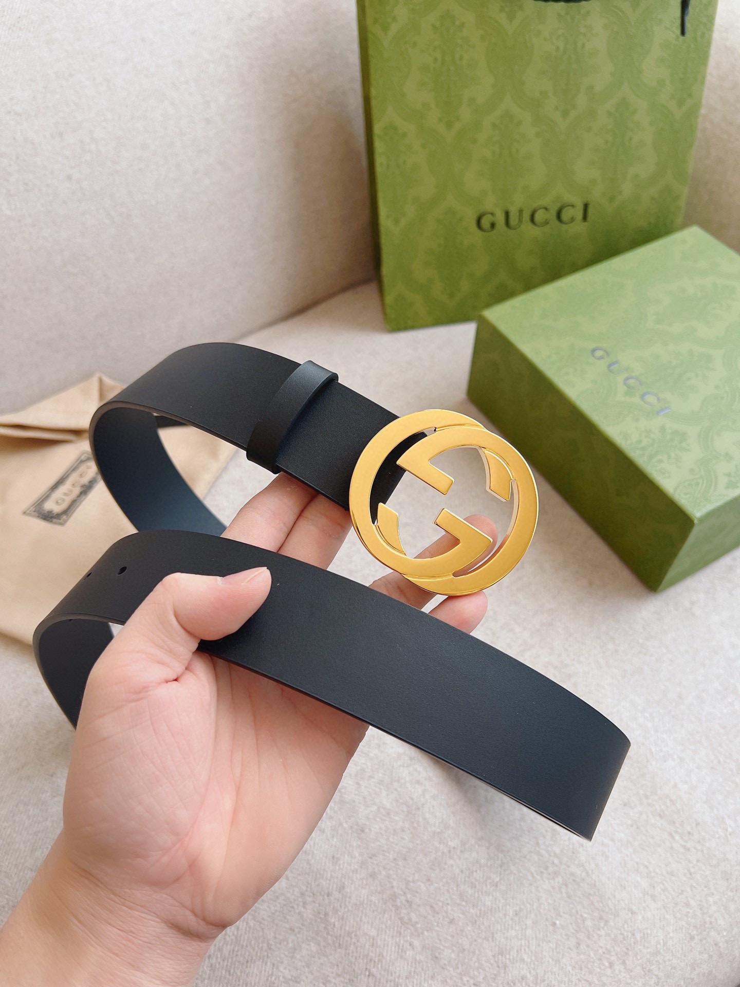 图片[2]-GUCCI 黑色平纹小牛皮腰带饰有互扣式双G带扣细节风格简而不失其华；适合各种穿搭风格皮带宽度：4.0cm-高仿包包