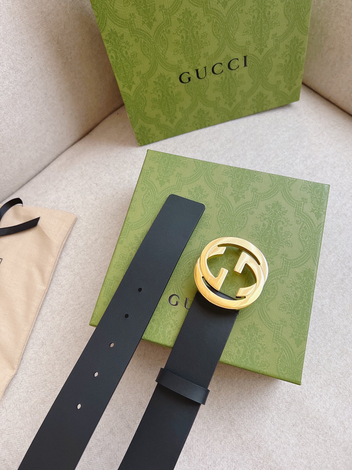 图片[6]-GUCCI 黑色平纹小牛皮腰带饰有互扣式双G带扣细节风格简而不失其华；适合各种穿搭风格皮带宽度：4.0cm-高仿包包