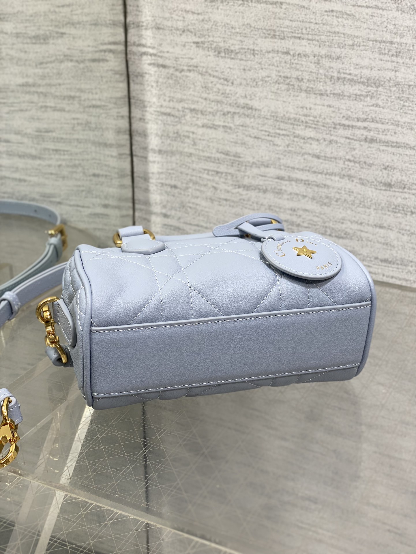 Picture [7]-P1240Groove 16 handbags Boston mini irresistible cute simple bag shape retro and high-level use of classic blue oblique old flowers carefully crafted exquisite and full sense of fashion handheld crossbody can be self-use lightweight and easy to carry the capacity of daily use is also quite enough size:17*10*8cm-high-fashion bags