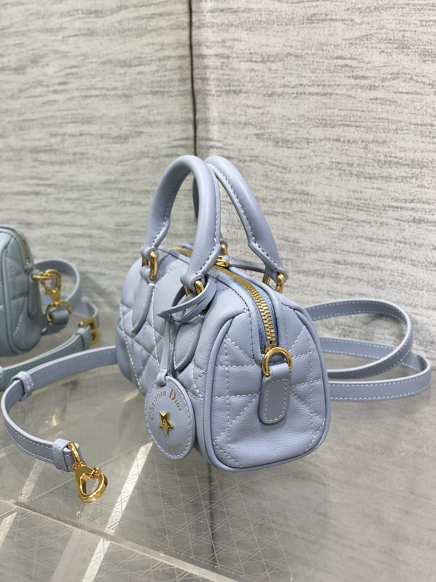 Picture [6]-P1240Groove 16 handbags Boston mini irresistible cute simple bag shape retro and high-level use of classic blue oblique old flowers carefully crafted exquisite and fashion sense is also full handheld crossbody can be self-use lightweight and easy to carry daily use capacity is also quite enough size:17*10*8cm-high-fashion bags