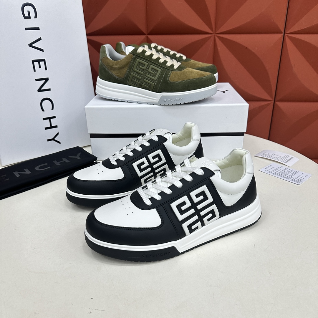 Givenchy Givenchy G4 series low-top sneakers Imported cowhide lace-up stitching color blocking design Side embossed 4G LOGO Cubic embossed heel tab embellished with Givenchy LOGO Tongue decorated with Givenchy LOGO and 4G LOGO injection molded outsole decorated with Givenchy LOGO and 4G LOGO details Givenchy LOGO insole Shoe upper With injection molded sole made of full cowhide Standard counter size: 39 ~ 44# (38.45 🉑️ customized) P¥840-High Faux Bags