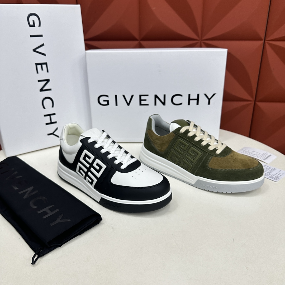 Givenchy Givenchy G4 series low-top sneakers Imported cowhide lace-up stitching color blocking design Side embossed 4G LOGO Cubic embossed heel tab embellished with Givenchy LOGO Tongue decorated with Givenchy LOGO and 4G LOGO injection molded outsole decorated with Givenchy LOGO and 4G LOGO details Givenchy LOGO insole Shoe upper With injection molded sole made of full cowhide Standard counter size: 39 ~ 44# (38.45 🉑️ customized) P¥840-High Faux Bags