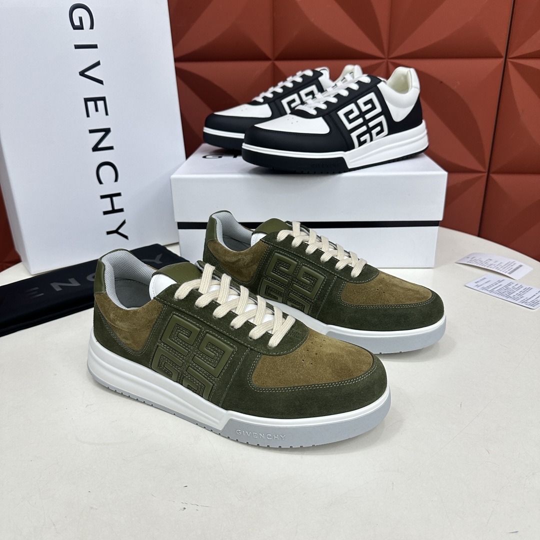 Givenchy Givenchy G4 series low-top sneakers Imported cowhide lace-up stitching color blocking design Side embossed 4G LOGO Cubic embossed heel tab embellished with Givenchy LOGO Tongue decorated with Givenchy LOGO and 4G LOGO injection molded outsole decorated with Givenchy LOGO and 4G LOGO details Givenchy LOGO insole Shoe upper With injection molded sole made of full cowhide Standard counter size: 39 ~ 44# (38.45 🉑️ customized) P¥840-High Faux Bags