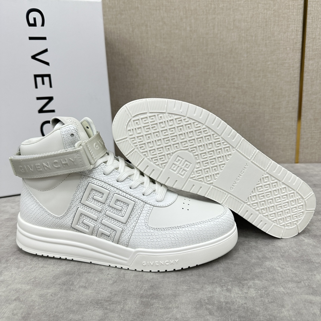 Givenchy G4 high-top sneakers High-top boots Imported smooth cowhide leather Lace-ups Colorblocking design Ankle loops Removable Givenchy logo webbing Side panels embossed with 4G logo Matching stitching Heel tabs accented with Givenchy logo Tongue accented with Givenchy logo and 4G logo Original two-tone injected insole with Givenchy logo and 4G logo detailing Givenchy logo insole Injection outsole Full leather seven-tone 🉑 choice Standard counter size 39 ~ 4G logo detail Givenchy LOGO and 4G LOGO detail Givenchy LOGO insole Uppers with injection molded soles All cowhide leather Seven colors🉑 choice Standard counter size: 39 ~ 44# (38.45 🉑️ customized) P¥960-High-fashion bag