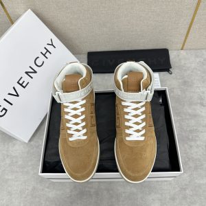 Givenchy G4 high-top sneakers High-top boots Imported smooth cowhide leather Lace-ups Colorblocking design Ankle loops Removable Givenchy logo webbing Side panels embossed with 4G logo Matching stitching Heel tabs accented with Givenchy logo Tongue accented with Givenchy logo and 4G logo Original two-tone injected insole with Givenchy logo and 4G logo detailing Givenchy logo insole Injection outsole Full leather seven-tone 🉑 choice Standard counter size 39 ~ 4G logo detail Givenchy LOGO and 4G LOGO detail Givenchy LOGO insole Uppers with injection molded soles All cowhide leather Seven colors🉑 choice Standard counter size: 39 ~ 44# (38.45 🉑️ customized) P¥960-High-fashion bag