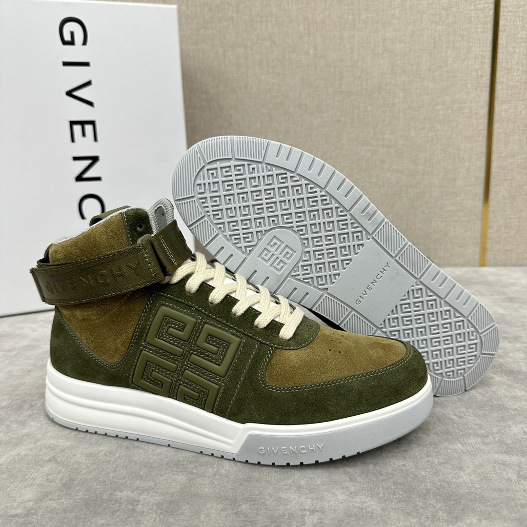 图片[8]-Givenchy 纪梵希   G4系列 高帮运动鞋高帮靴        进口光滑牛皮系带拼接撞色设计  踝部环饰可拆卸Givenchy LOGO织带饰

侧面饰以4G LOGO 立体浮雕 搭配缝线       后跟饰片点缀Givenchy  LOGO        鞋舌饰以Givenchy  LOGO和4G LOGO        原版双色注塑外底饰以Givenchy  LOGO和4G LOGO细节 Givenchy  LOGO内底      鞋帮搭配注塑鞋底    全牛皮打造   七色🉑选  

标准专柜码数：39～44#   （38.45🉑️定做）  P¥960-高仿包包