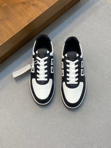 P840 Givenchy黑白原版水染牛皮内里 奢侈用料（凸显高端·贵气·档次）做工考究鞋底：原厂特供原版大底实物拍摄
码数：39-44（38 45可定做）-高仿包包