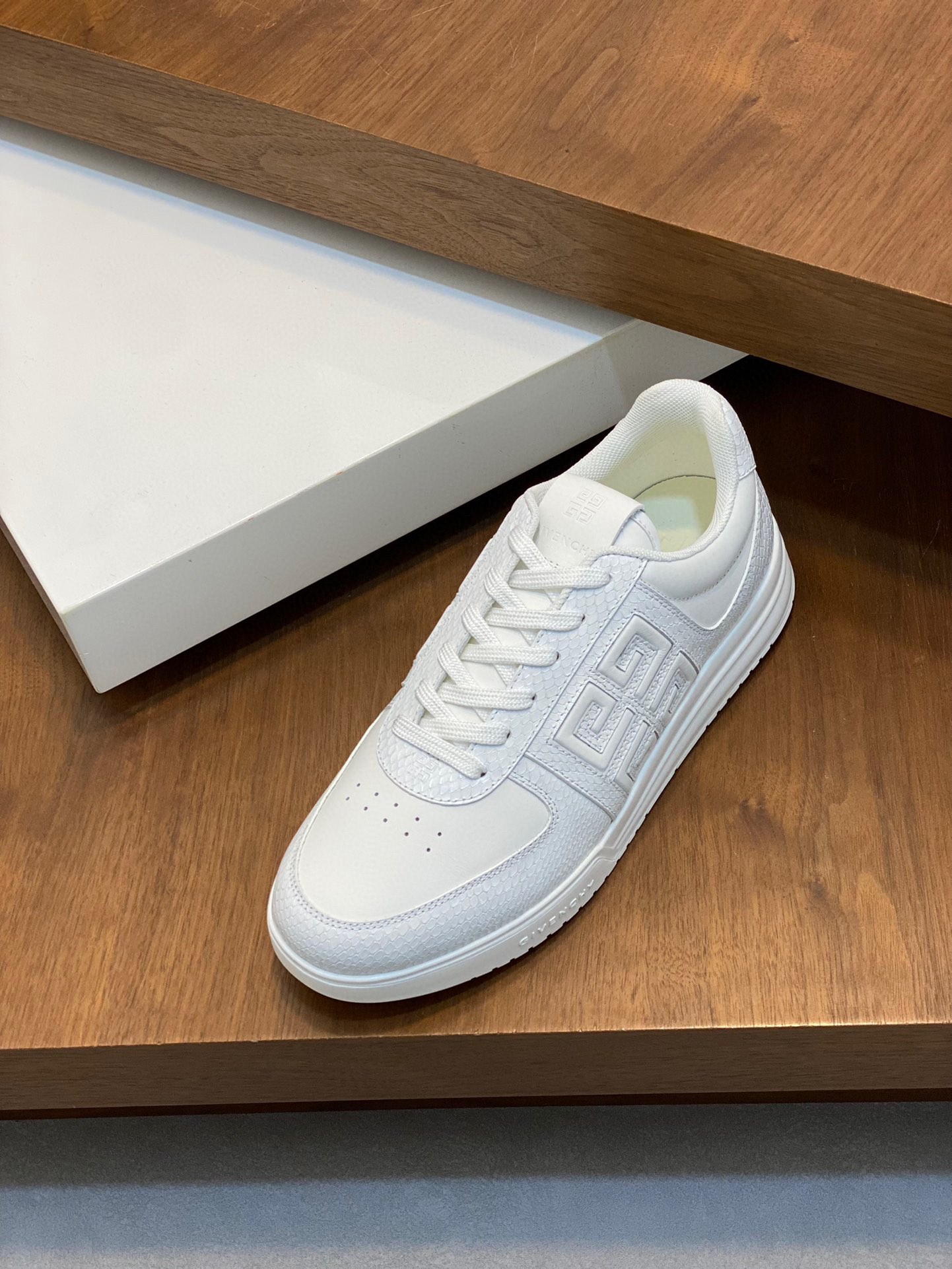 P840 Givenchy green original water-dyed cowhide lining Luxury materials (highlighting the high-end - nobility - grade) workmanship exquisite sole: the original factory special original outsole in-kind shooting yardage: 39-44 (38 45 can be customized)-High-fashion bags