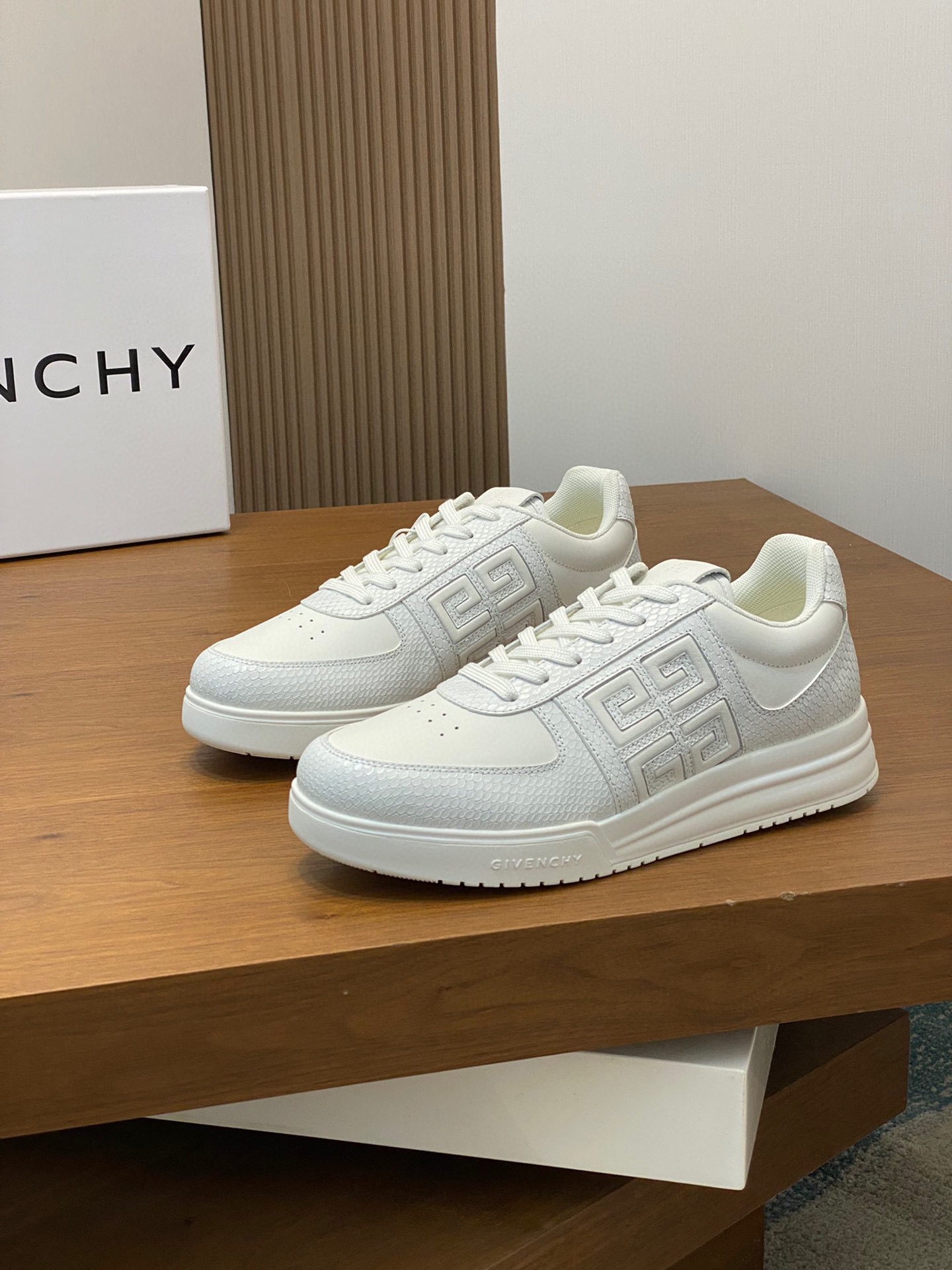 P840 Givenchy green original water-dyed cowhide lining Luxury materials (highlighting the high-end - nobility - grade) workmanship exquisite sole: the original factory special original outsole in-kind shooting yardage: 39-44 (38 45 can be customized)-High-fashion bags