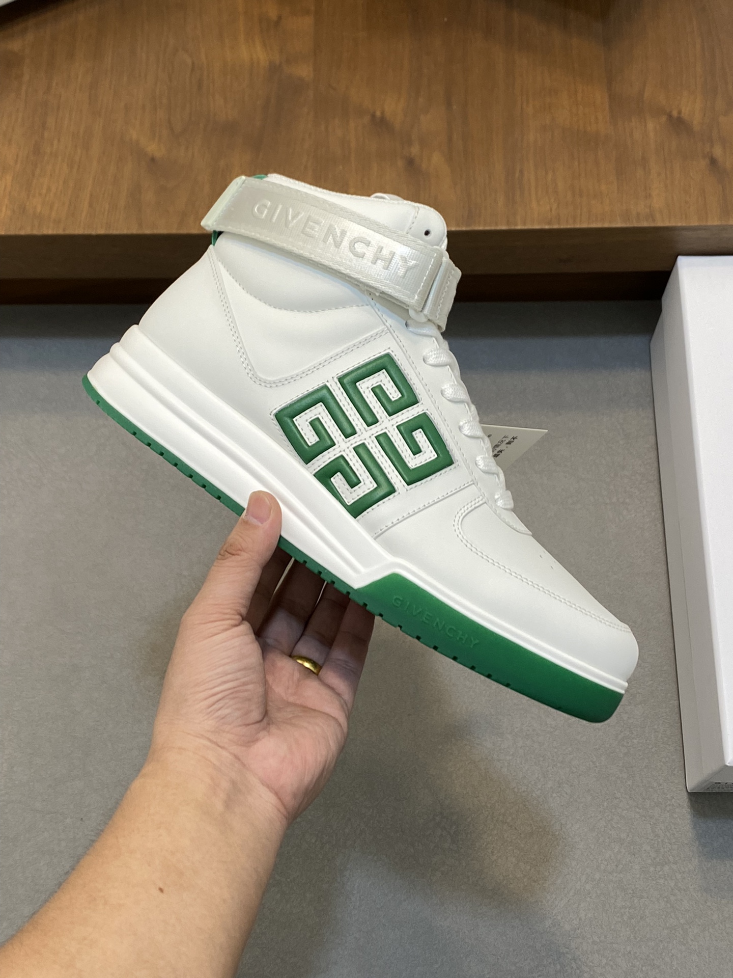 P960 Givenchy green men's high-top jogging sneakers imported head layer cowhide leather upper perforated design breathable and comfortable tongue embossed 4G LOGO embroidery TPU lightweight sole on the effect of the foot handsome and stylish heightening to enhance the atmosphere of the simple and stylish versatile boutique!Size: 39-44 (38.45 custom)-High quality replica handbags
