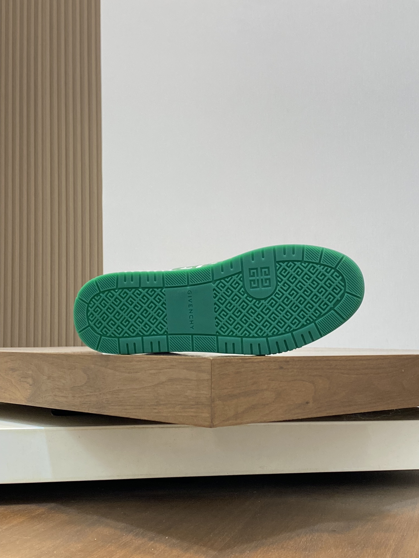 P960 Givenchy green men's high-top jogging sneakers imported head layer cowhide leather upper perforated design breathable and comfortable tongue embossed 4G LOGO embroidery TPU lightweight sole on the effect of the foot handsome and stylish heightening to enhance the atmosphere of the simple and stylish versatile boutique!Size: 39-44 (38.45 custom)-High quality replica handbags