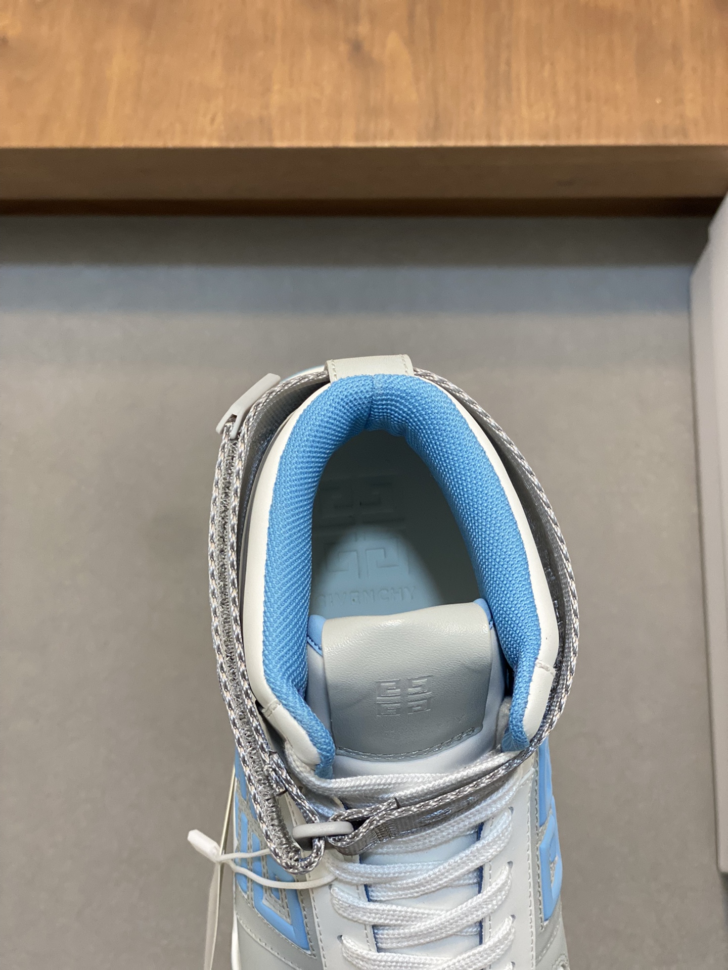 P960 Givenchy sky blue men's high-top jogging sneakers imported head layer cowhide leather upper perforated design breathable and comfortable tongue embossed 4G LOGO embroidery TPU lightweight sole on the effect of the foot handsome and stylish heightening to enhance the atmosphere of the field of simple and fashionable versatile boutique!Size: 39-44 (38.45 custom)-High quality replica handbags