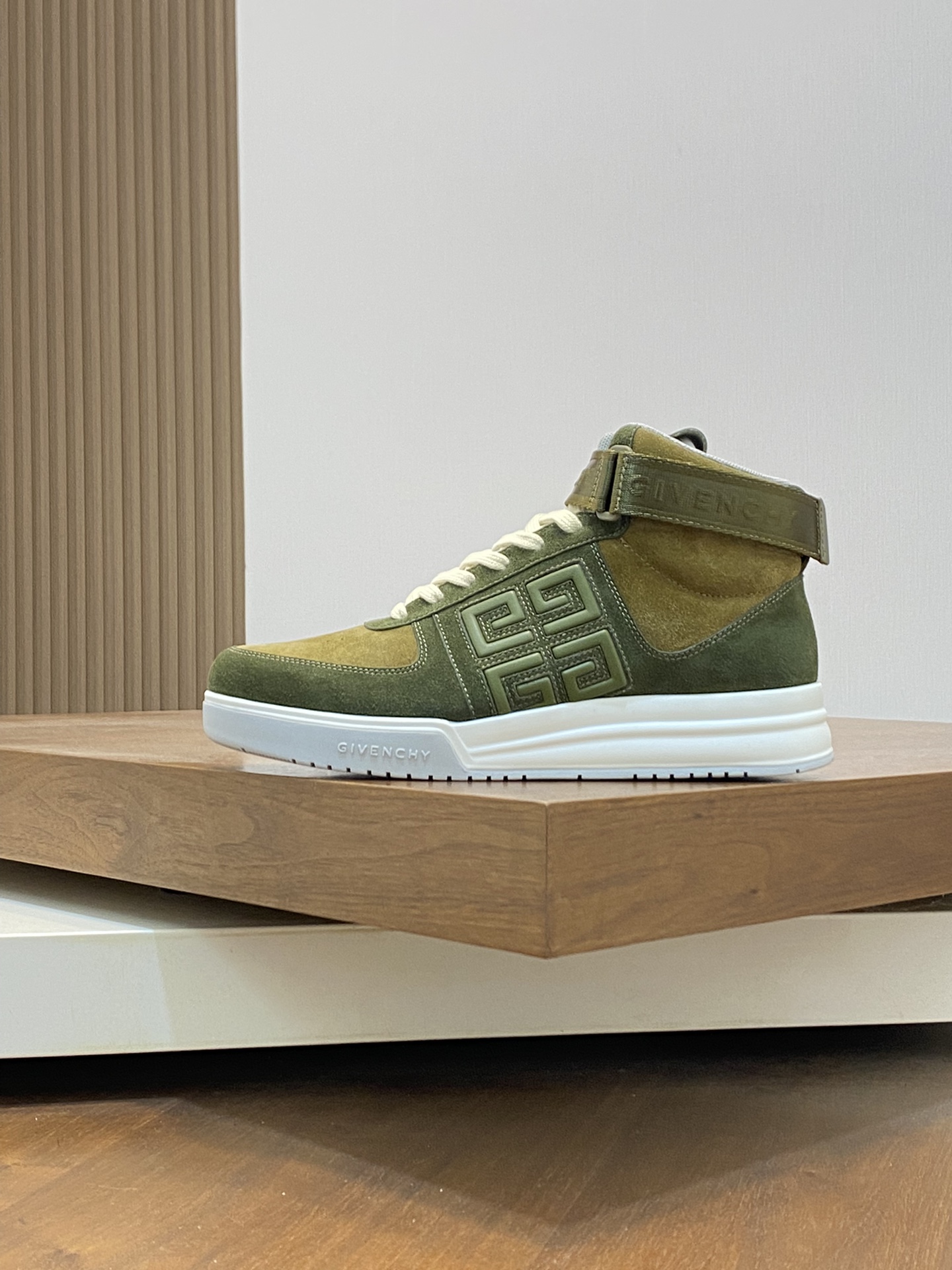 P960 Givenchy dark green men's high-top jogging sneakers imported head layer cowhide leather upper perforated design breathable and comfortable tongue embossed 4G LOGO embroidery TPU lightweight sole on the effect of the foot handsome and stylish heightening to enhance the atmosphere of the field of simple and fashionable versatile boutique!Size: 39-44 (38.45 custom)-High quality replica handbags
