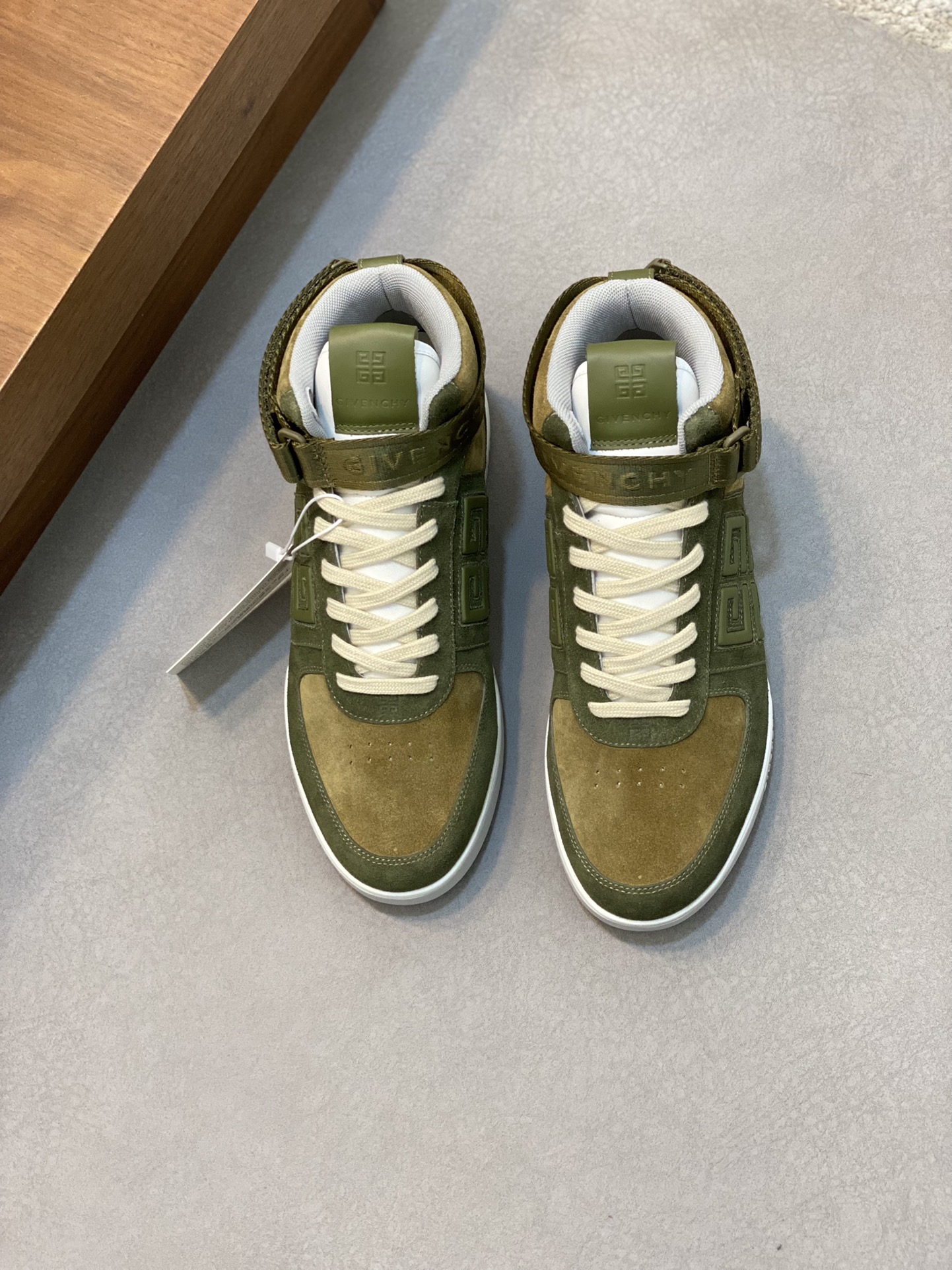 P960 Givenchy dark green men's high-top jogging sneakers imported head layer cowhide leather upper perforated design breathable and comfortable tongue embossed 4G LOGO embroidery TPU lightweight sole on the effect of the foot handsome and stylish heightening to enhance the atmosphere of the field of simple and fashionable versatile boutique!Size: 39-44 (38.45 custom)-High quality replica handbags