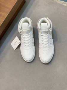 P960 Givenchy white men's high-top jogging sneakers imported head layer cowhide leather upper perforated design breathable and comfortable tongue embossed 4G LOGO embroidery TPU lightweight sole on the effect of the foot handsome and stylish height increase to enhance the atmosphere of the field of simple and fashionable versatile boutique!Size: 39-44 (38.45 custom)-High quality replica handbags