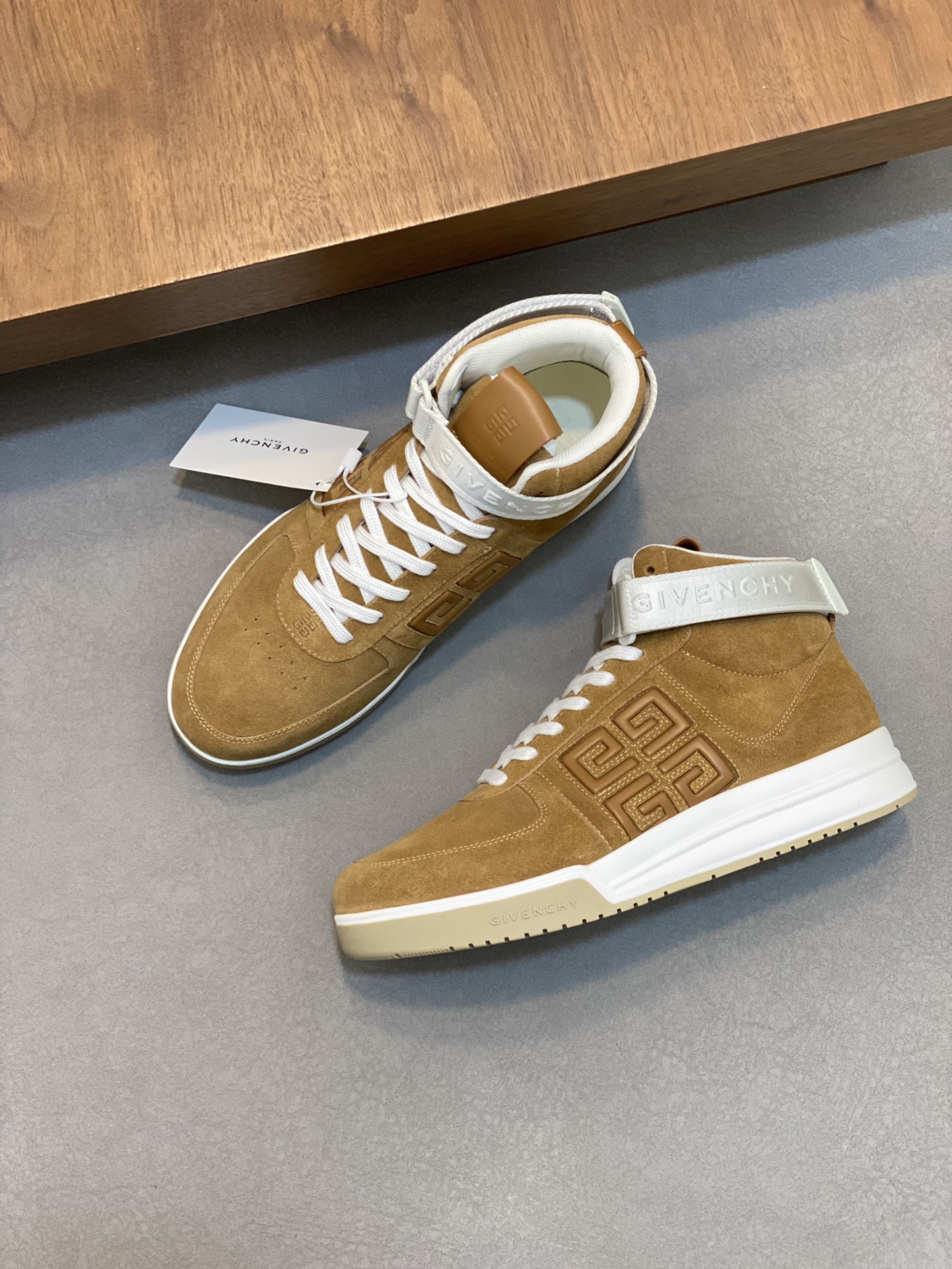 P960 Givenchy brown men's high-top jogging sneakers imported head layer cowhide leather upper perforated design breathable and comfortable tongue embossed 4G LOGO embroidery TPU lightweight sole on the effect of the foot handsome and stylish heightening to enhance the atmosphere of the simple and stylish versatile boutique!Size: 39-44 (38.45 custom)-High quality replica handbags