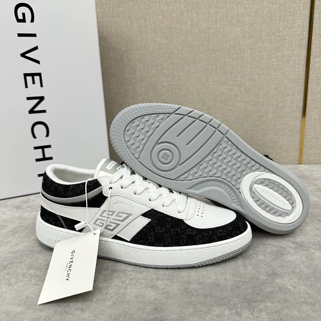 图片[8]-纪梵希  Givenchy       重磅线上首发       全新G MoVE MonclerOGRAM 低帮运动鞋              灵感来源于八十年代的网球鞋简约舒适与运动态度同步  采用进口牛皮拼接撞色 G 字印花牛仔布   鞋头饰以透气冲孔     侧面饰以立体 4G logo 图案     鞋舌与后跟饰以Givenchy  4G LOGO标签    漆皮条拼接点缀增强时尚潮流  后帮加衬增加舒适感      内里小牛皮打造    独立一体牛皮乳胶垫    原版开模橡胶底   轻便舒适 ！  多色可选！

标准专柜码数：39～44#      （38.45🉑定做）  拼牛仔布款 P¥760       全皮款P¥800-高仿包包