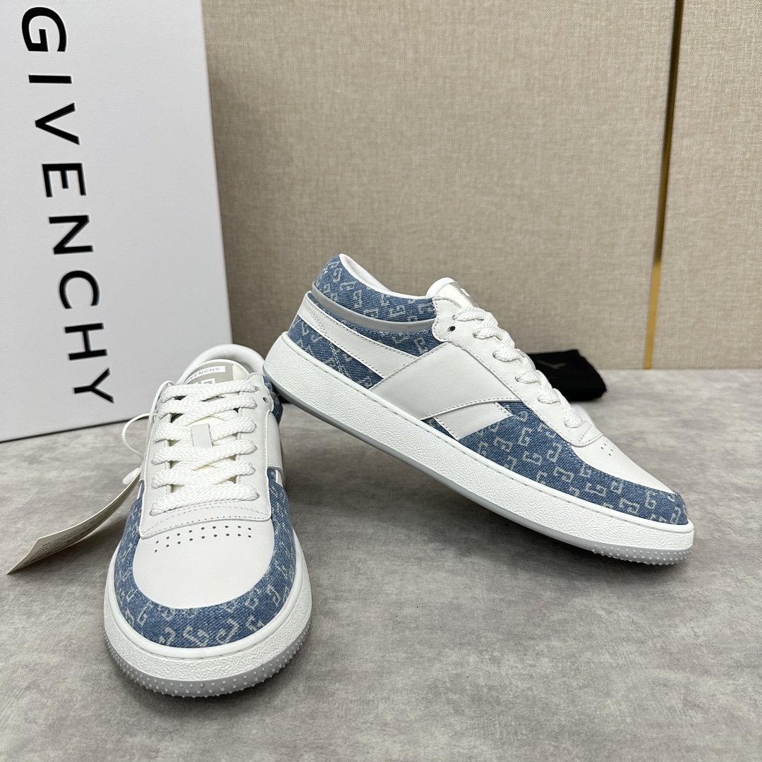 Givenchy Givenchy's first online launch of the new G MoVE MonclerOGRAM low-top sneaker inspired by the tennis shoes of the 80's. Simple, comfortable and sporty. Imported cowhide leather with contrasting G print denim, breathable perforations on the toe, 3-dimensional 4G logo on the side, Givenchy 4G logo label on the tongue and heel, patent leather stripes, stitching to enhance the fashion trend, and lining on the back for added comfort. Patchwork accents enhance the fashion trend Padded heel for added comfort Lined in calf leather Individual integrated cowhide latex cushions Original molded rubber sole Lightweight and comfortable!  Multi-color available! Standard counter size: 39 ~ 44# (38.45 🉑 customized) Patchwork denim models P ¥ 760 full leather models P ¥ 800-High Faux Bags