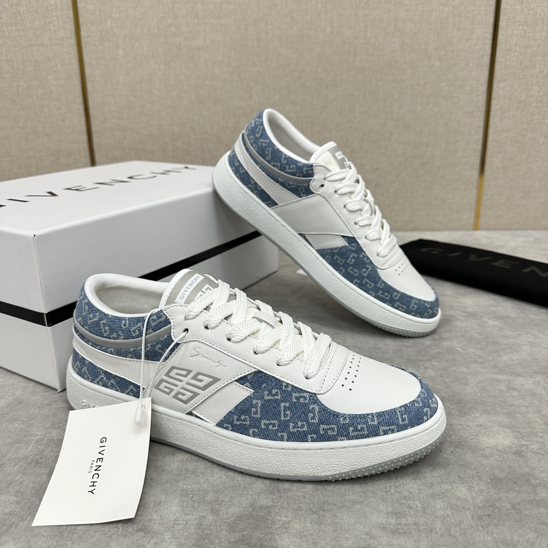 Givenchy Givenchy's first online launch of the new G MoVE MonclerOGRAM low-top sneaker inspired by the tennis shoes of the 80's. Simple, comfortable and sporty. Imported cowhide leather with contrasting G print denim, breathable perforations on the toe, 3-dimensional 4G logo on the side, Givenchy 4G logo label on the tongue and heel, patent leather stripes, stitching to enhance the fashion trend, and lining on the back for added comfort. Patchwork accents enhance the fashion trend Padded heel for added comfort Lined in calf leather Individual integrated cowhide latex cushions Original molded rubber sole Lightweight and comfortable!  Multi-color available! Standard counter size: 39 ~ 44# (38.45 🉑 customized) Patchwork denim models P ¥ 760 full leather models P ¥ 800-High Faux Bags