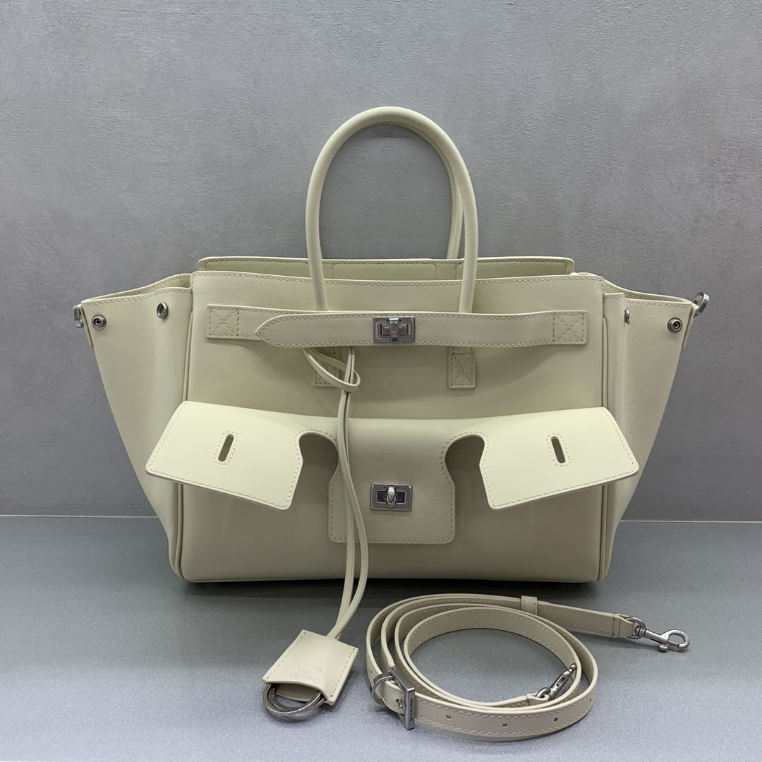 Image [3]-Small White Silver Buckle Balenciag Bel Air Show Bag Fall/Winter Online!!!! No matter what, the small Balenciag Bel Air is so glamorous! Simple and fashionable its design is exquisite and generous front flap design more layered sense of detail show quality whether it is daily out on the street or important occasions it can make you become the focus of the back of it # you are the new darling of the fashion world Model No.: 789891480 Size: 30-10-24cm,-High quality replica handbags