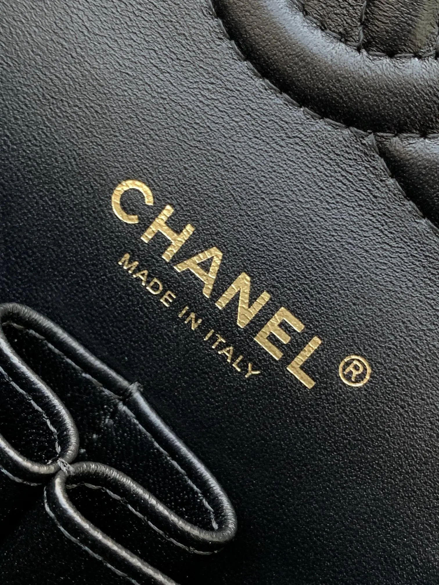 Picture [9]-CHANEL black letter print CF25 The more you look at it, the more exquisite wow! Unique print design and elegant shape is too able to attract attention la ~ black bag surface full of printing with the unique monogram Create a fashionable and gorgeous effect mimi and then with the gold embellishment is more durable la ~ like this luxury charm! Size 15.5-25.5-6.5 with packaging-high imitation bags